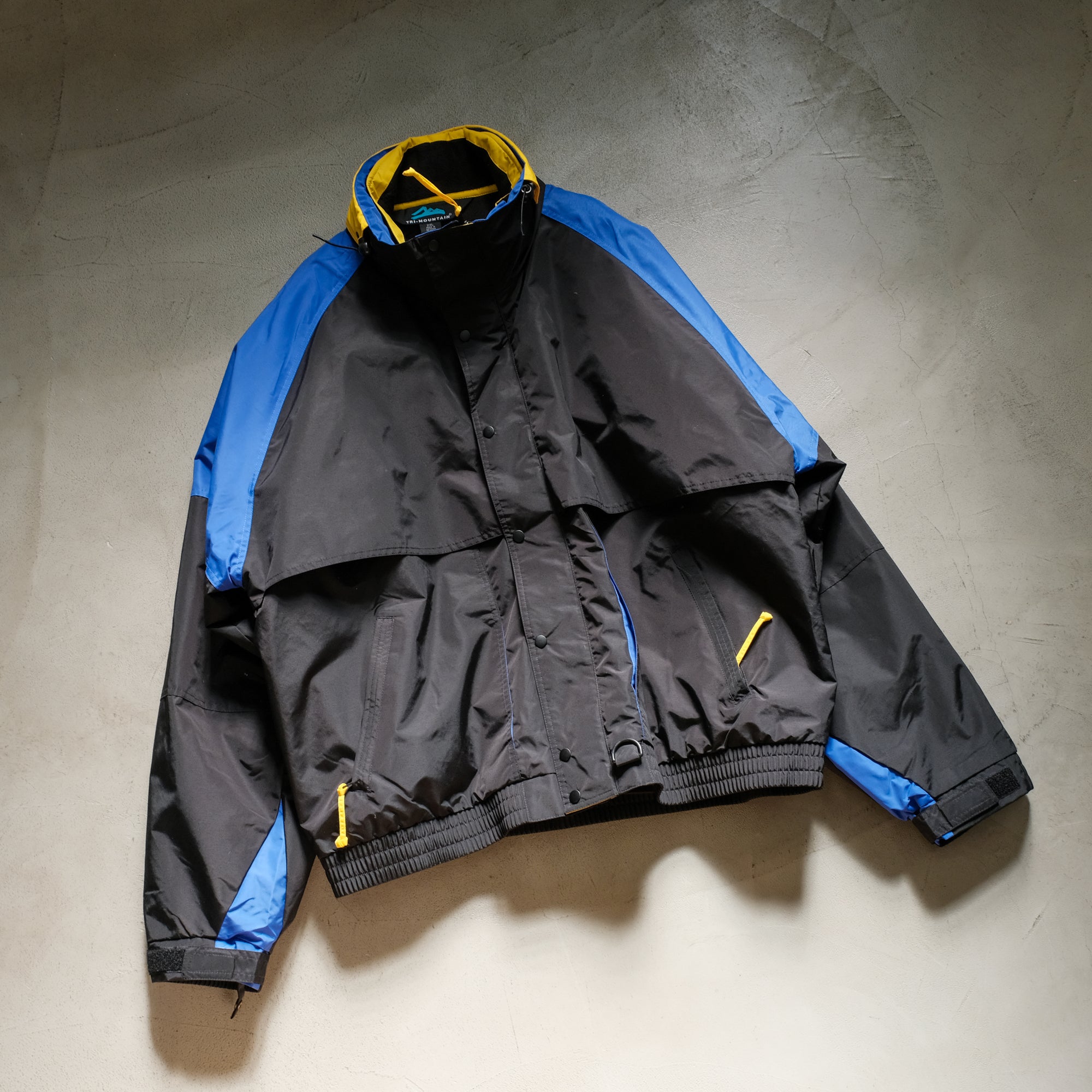 Tri Mountain / Dakota BLACK