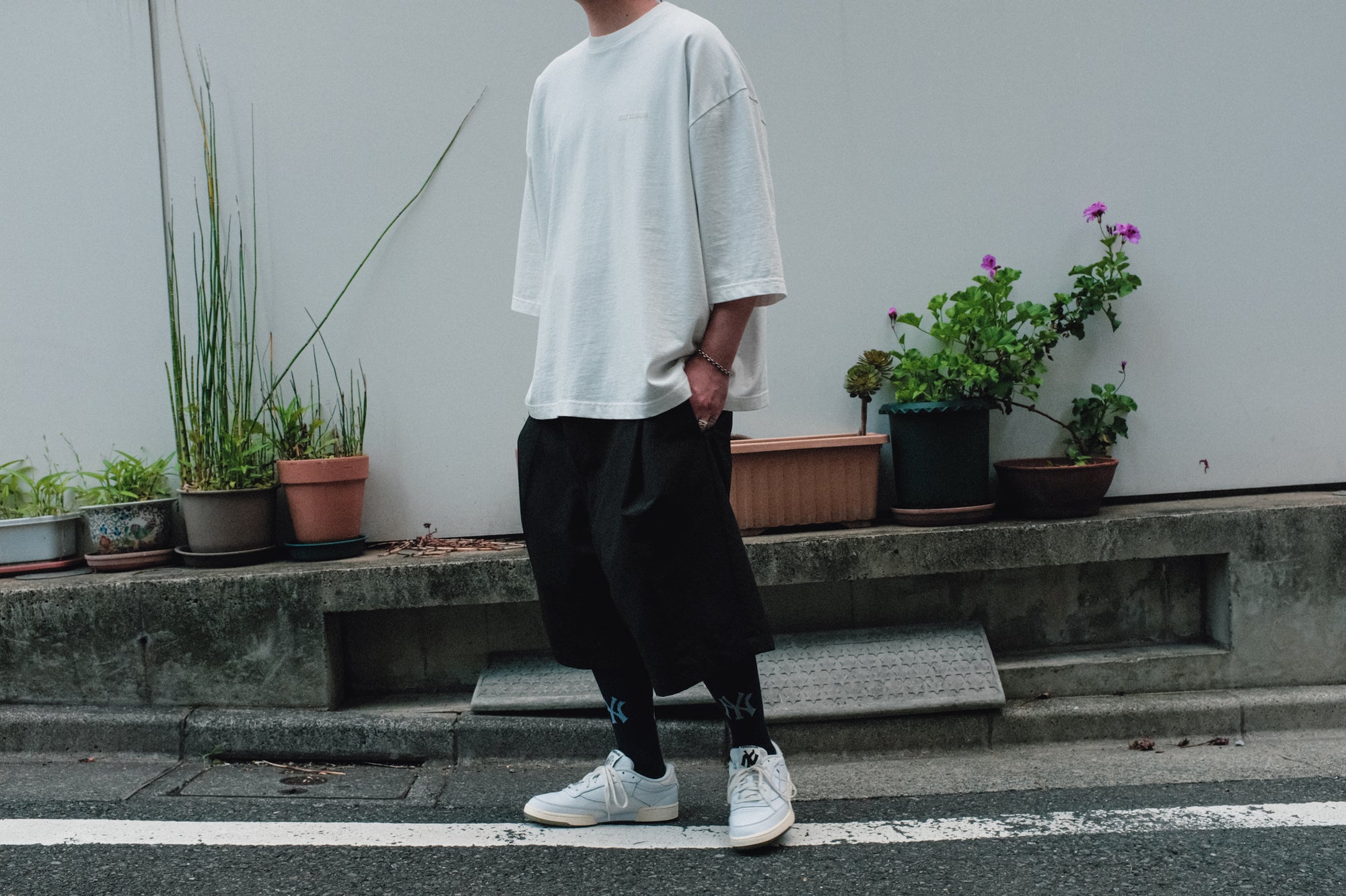 WILLY CHAVARRIA / PLEATED CHONGO CHINO SHORTS BLACK
