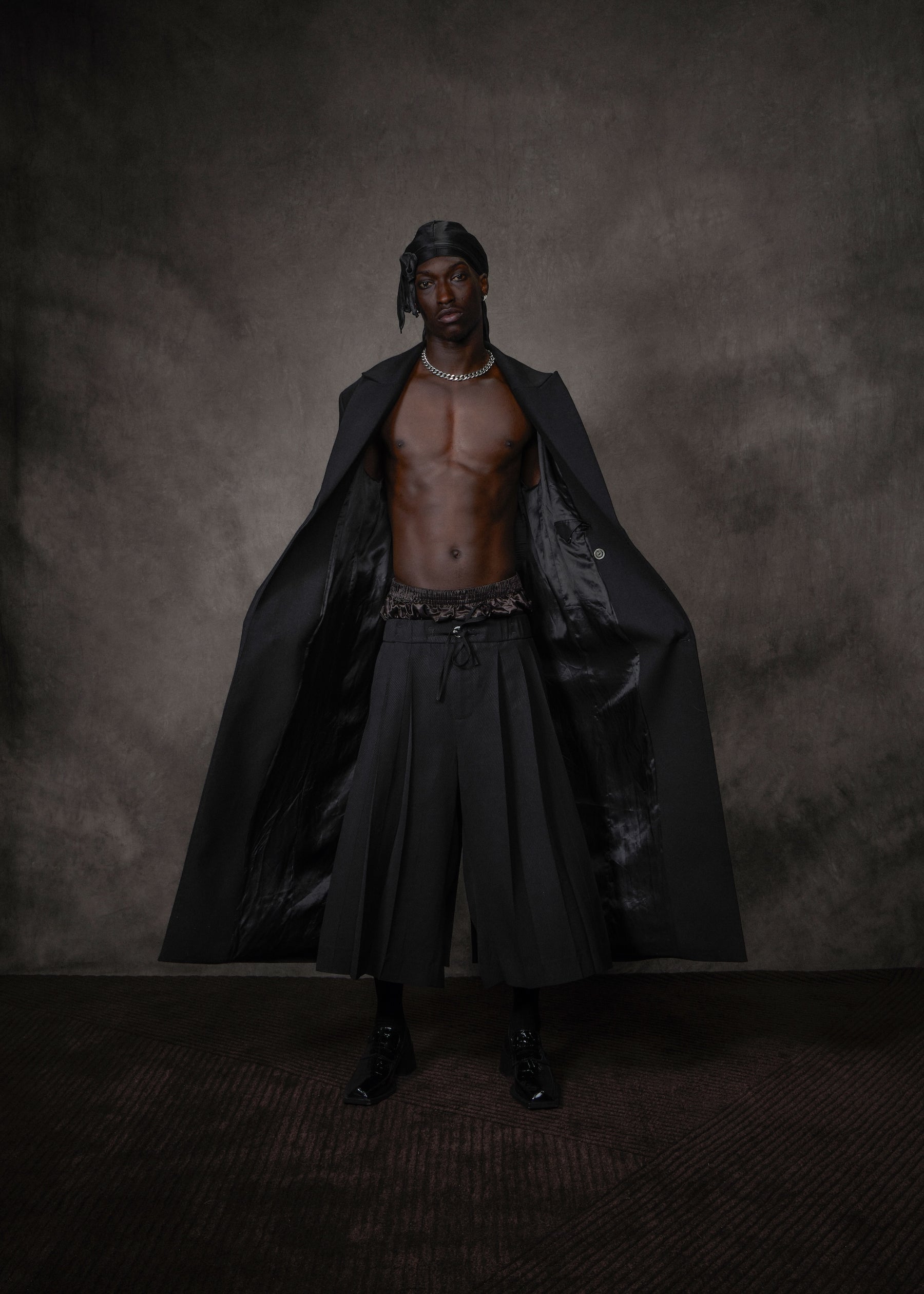 1313 SELAH / PAZ TAILORED PLEATS SHORTS BLACK
