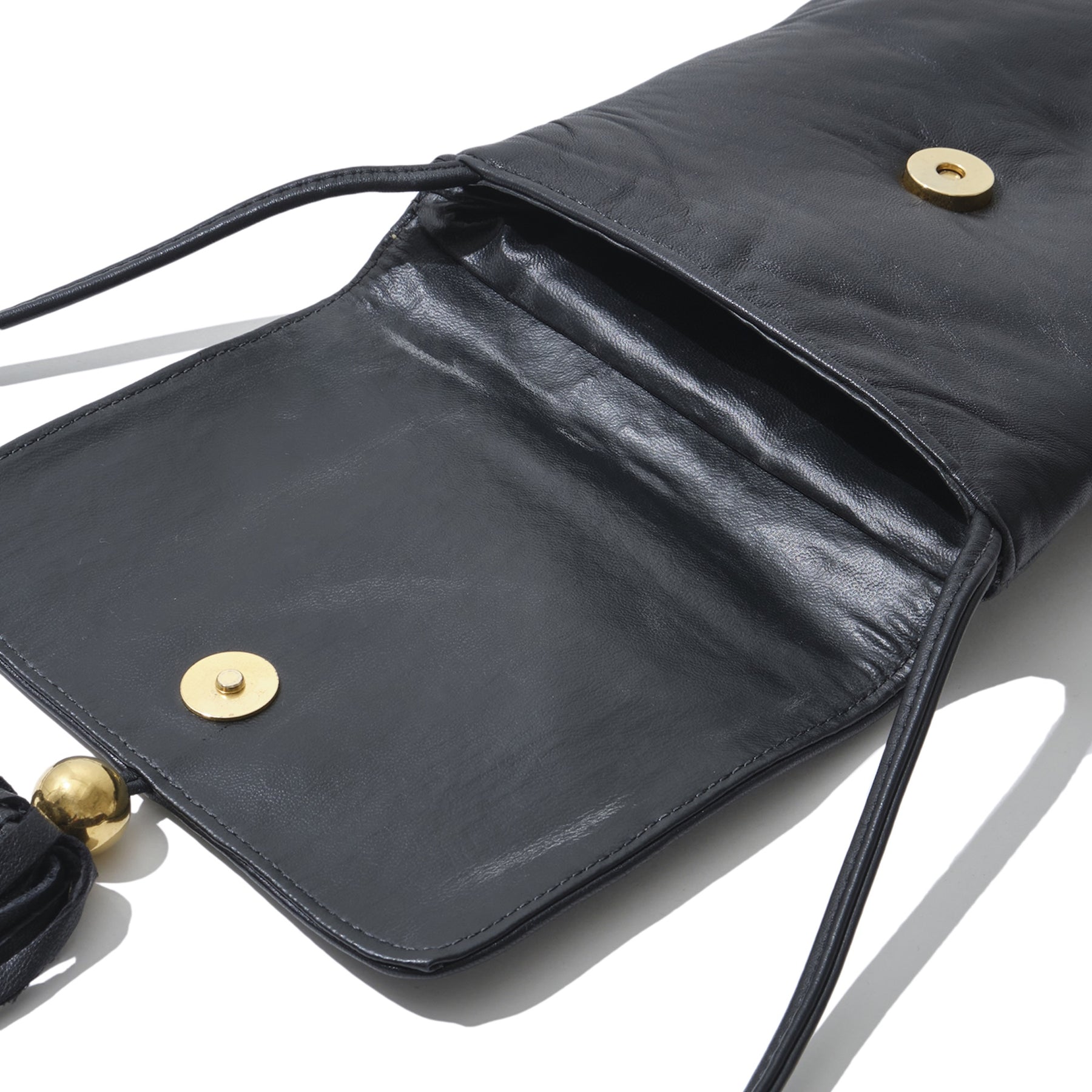 <span style="color: #f50b0b;">Last One</span> INTODUSK / POUCH TASSEL BAG BLACK