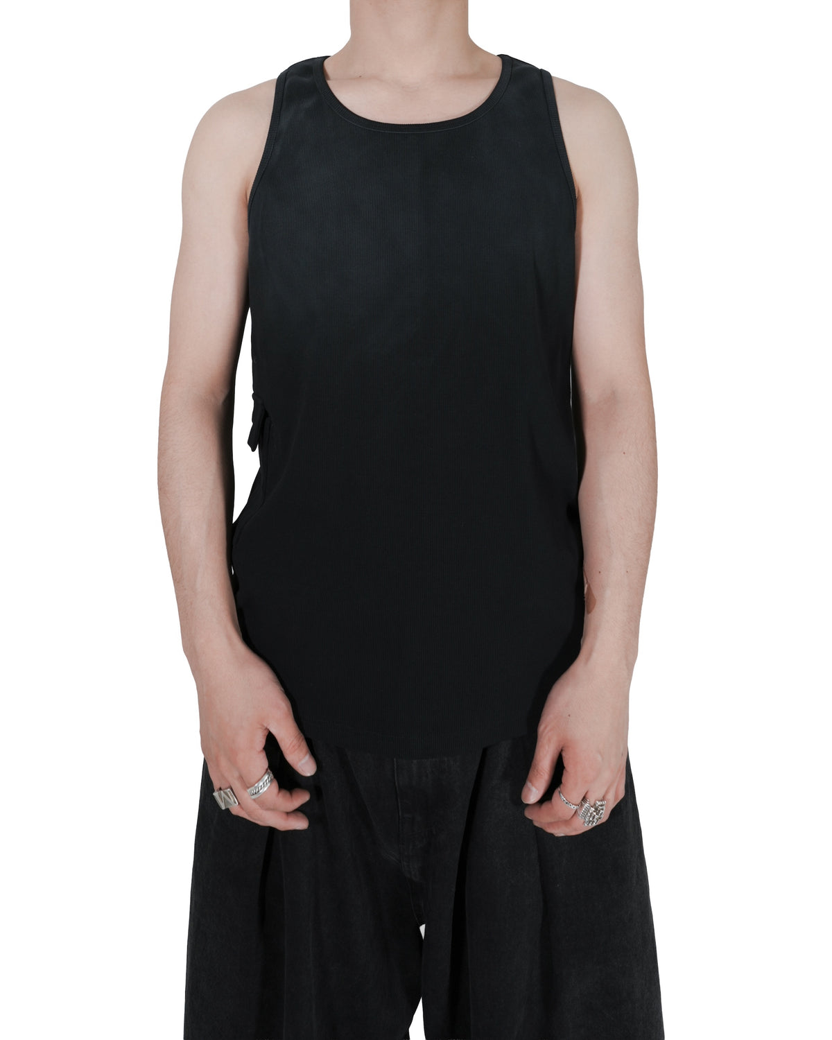 LUXENBURG / GALLERY TANK AGED SUNNED BLACK