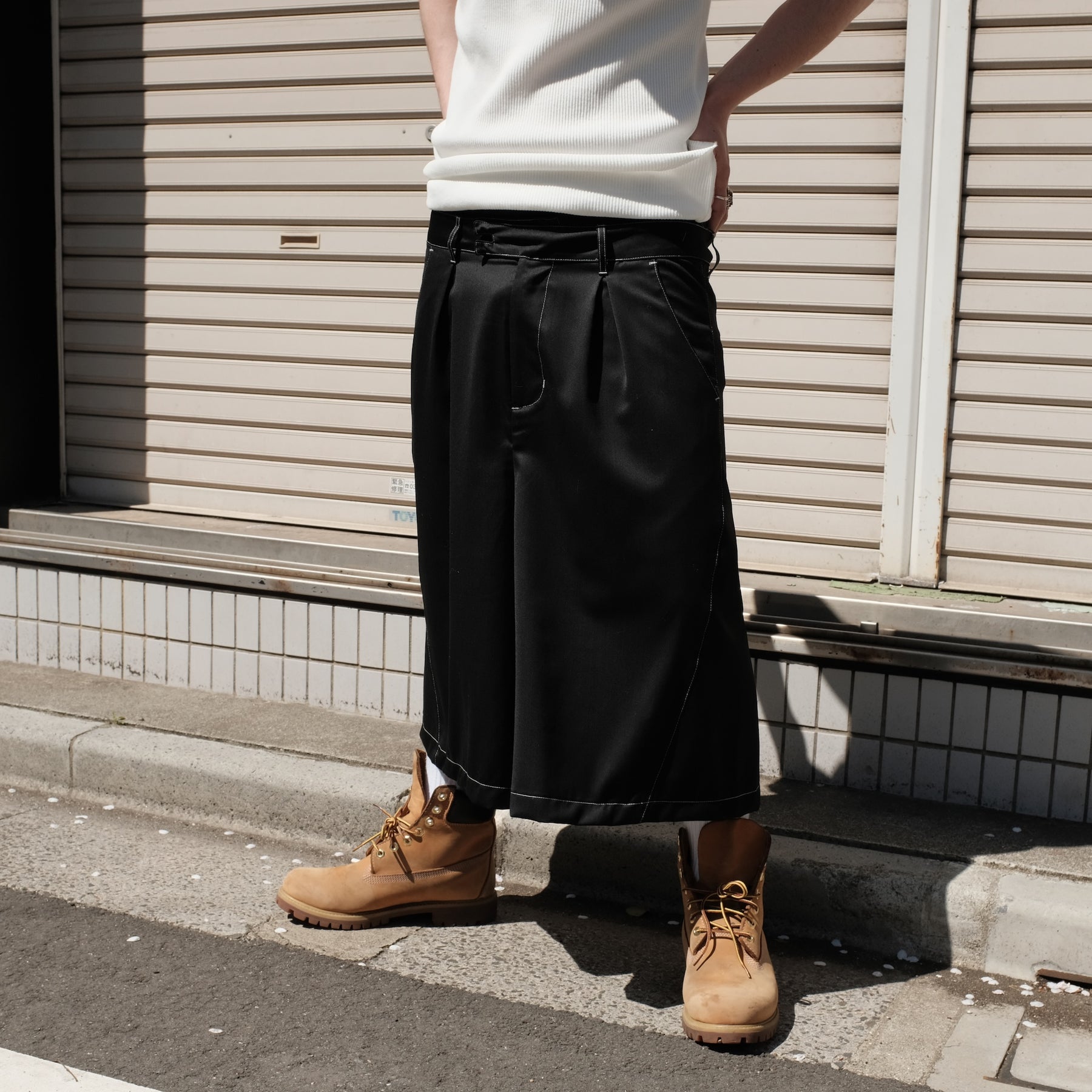 LUXENBURG / CHATEAU SHORT NIGHT BLACK