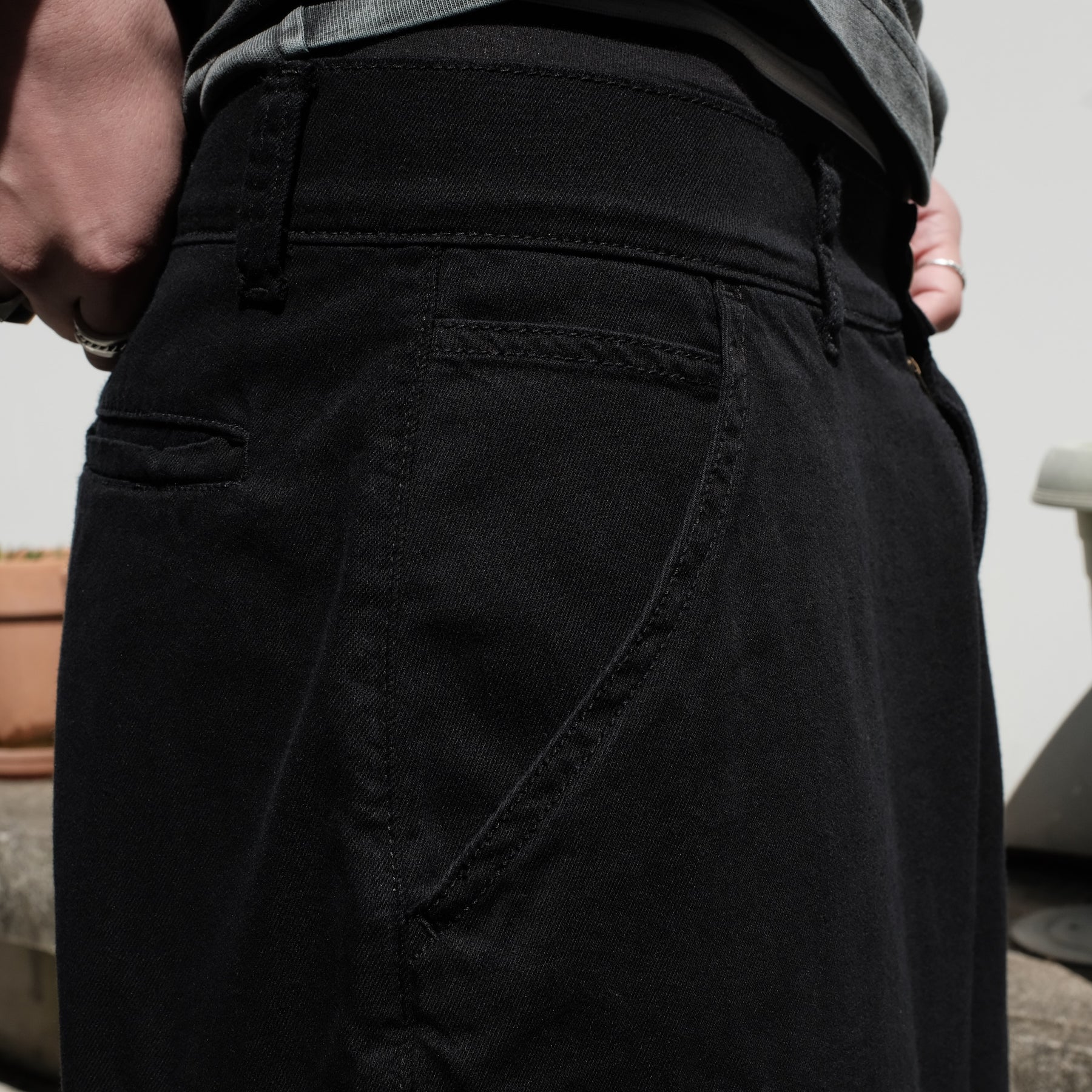 <span style="color: #f50b0b;">Last One</span> INTODUSK / SUNSET SHORTS BLACK