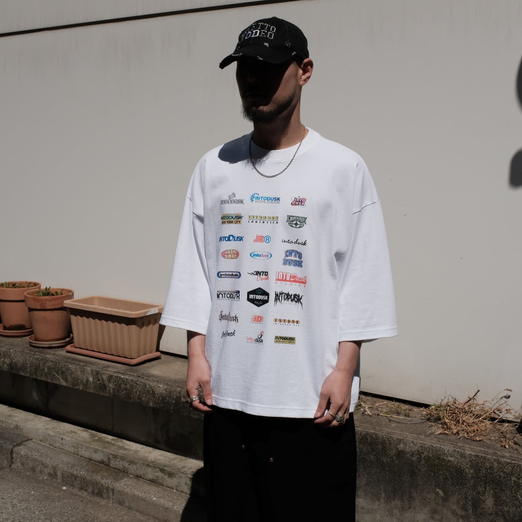 INTODUSK / INTODUSK MULTI LOGO T WHITE