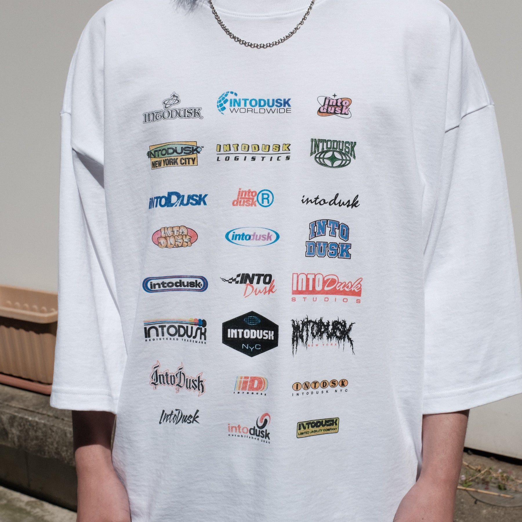 INTODUSK / INTODUSK MULTI LOGO T WHITE