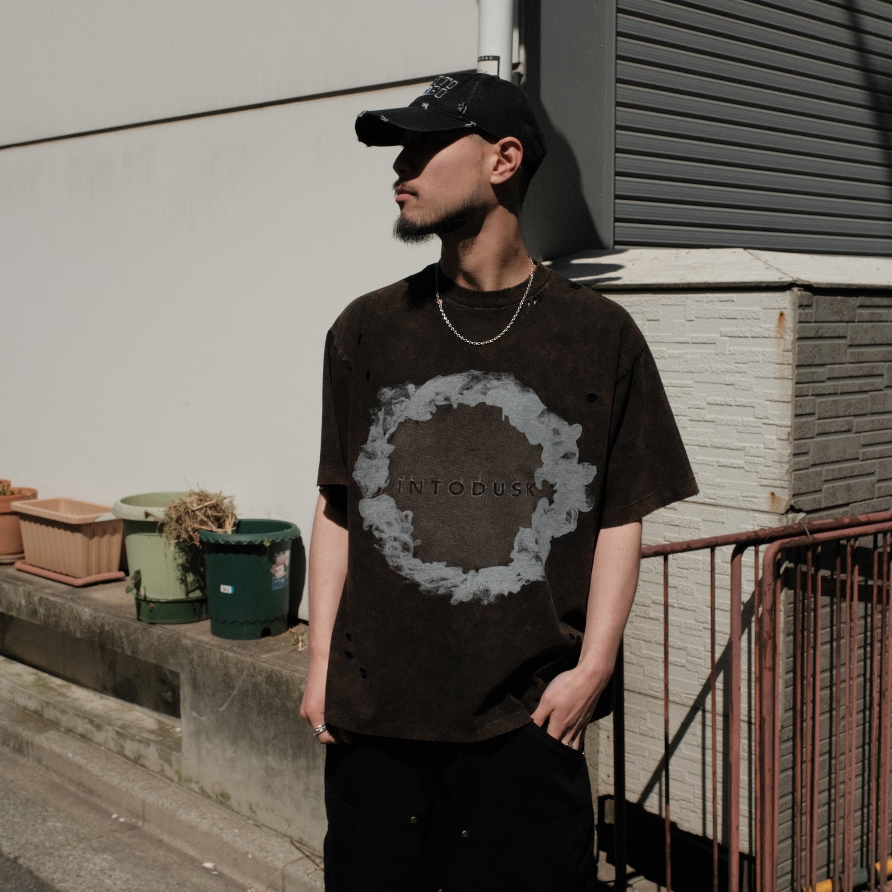 INTODUSK / INTIDUSK SMOKE T CHEMICAL WASH BLACK