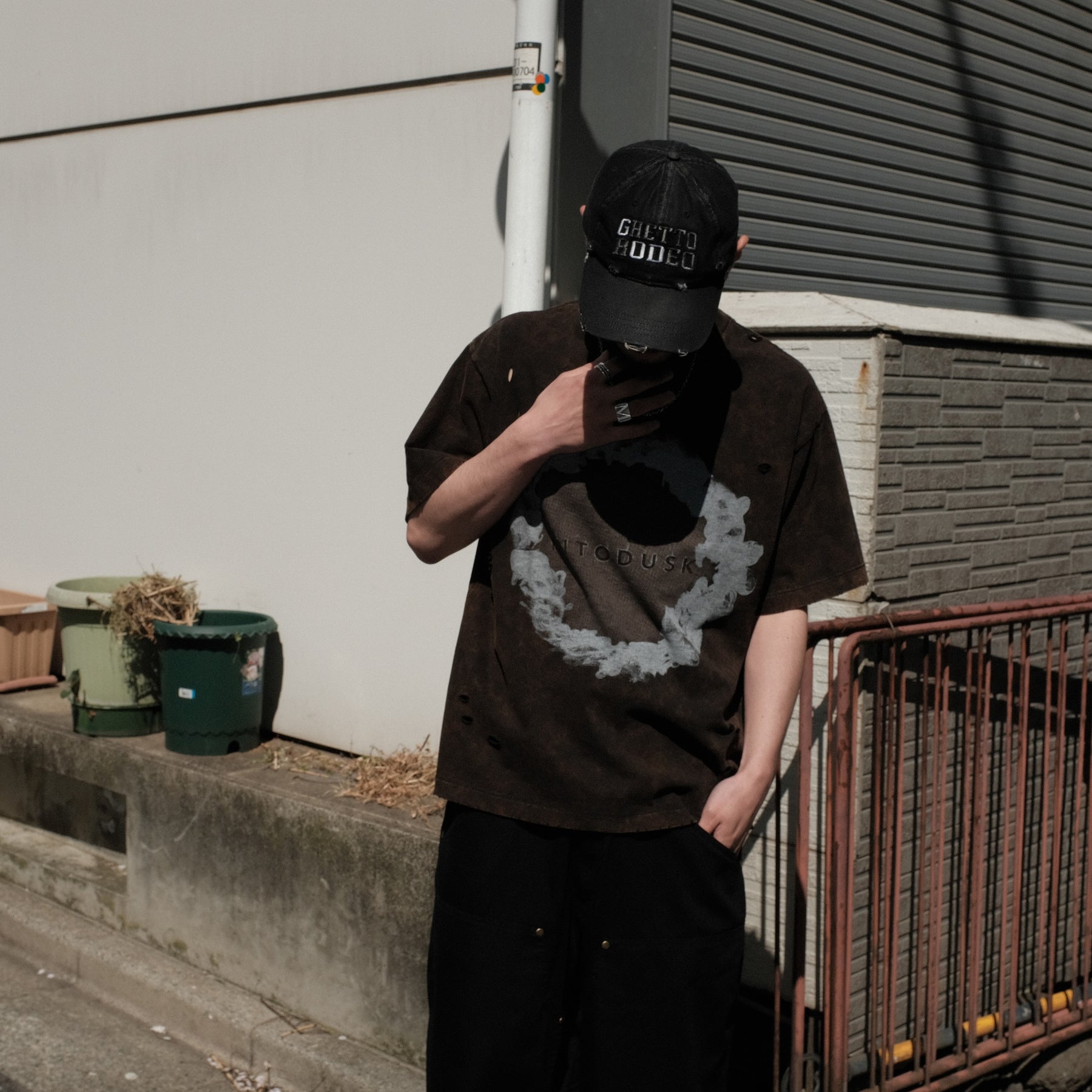 INTODUSK / INTIDUSK SMOKE T CHEMICAL WASH BLACK
