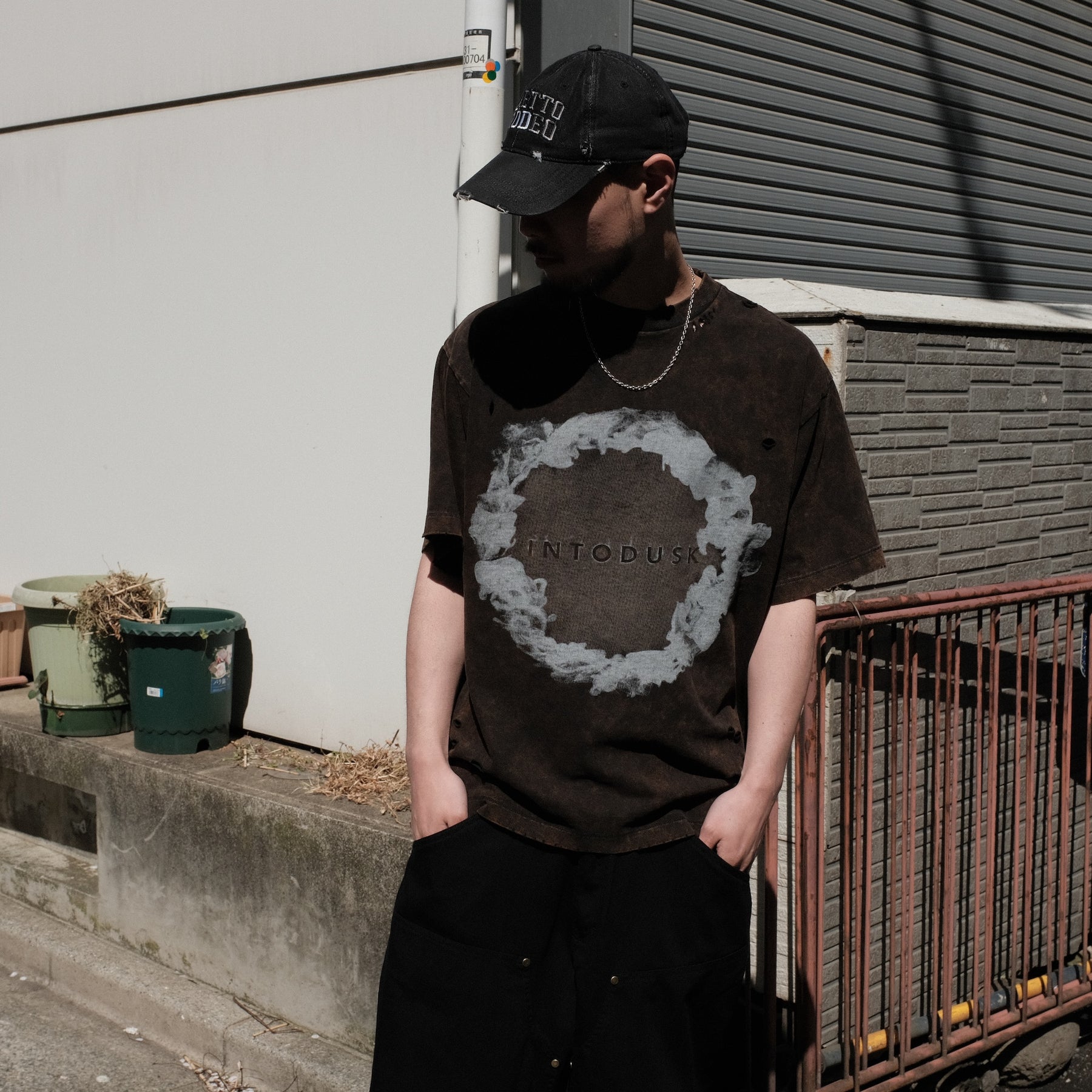 INTODUSK / INTIDUSK SMOKE T CHEMICAL WASH BLACK