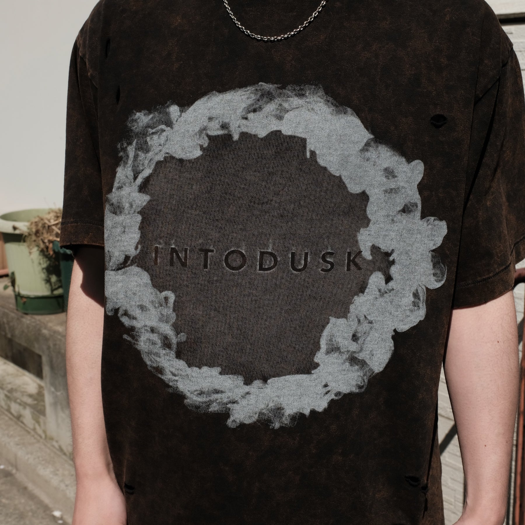 INTODUSK / INTIDUSK SMOKE T CHEMICAL WASH BLACK