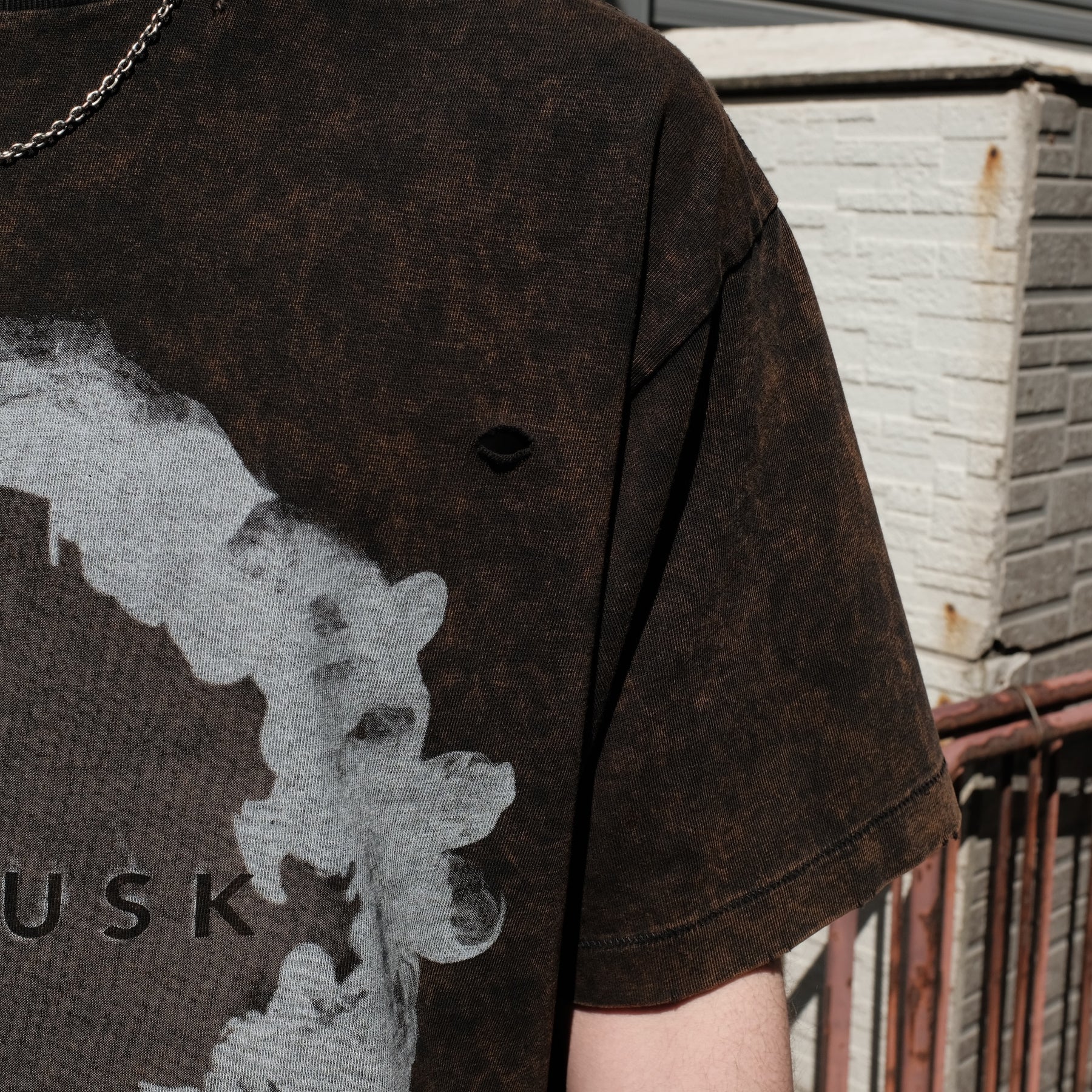 INTODUSK / INTIDUSK SMOKE T CHEMICAL WASH BLACK
