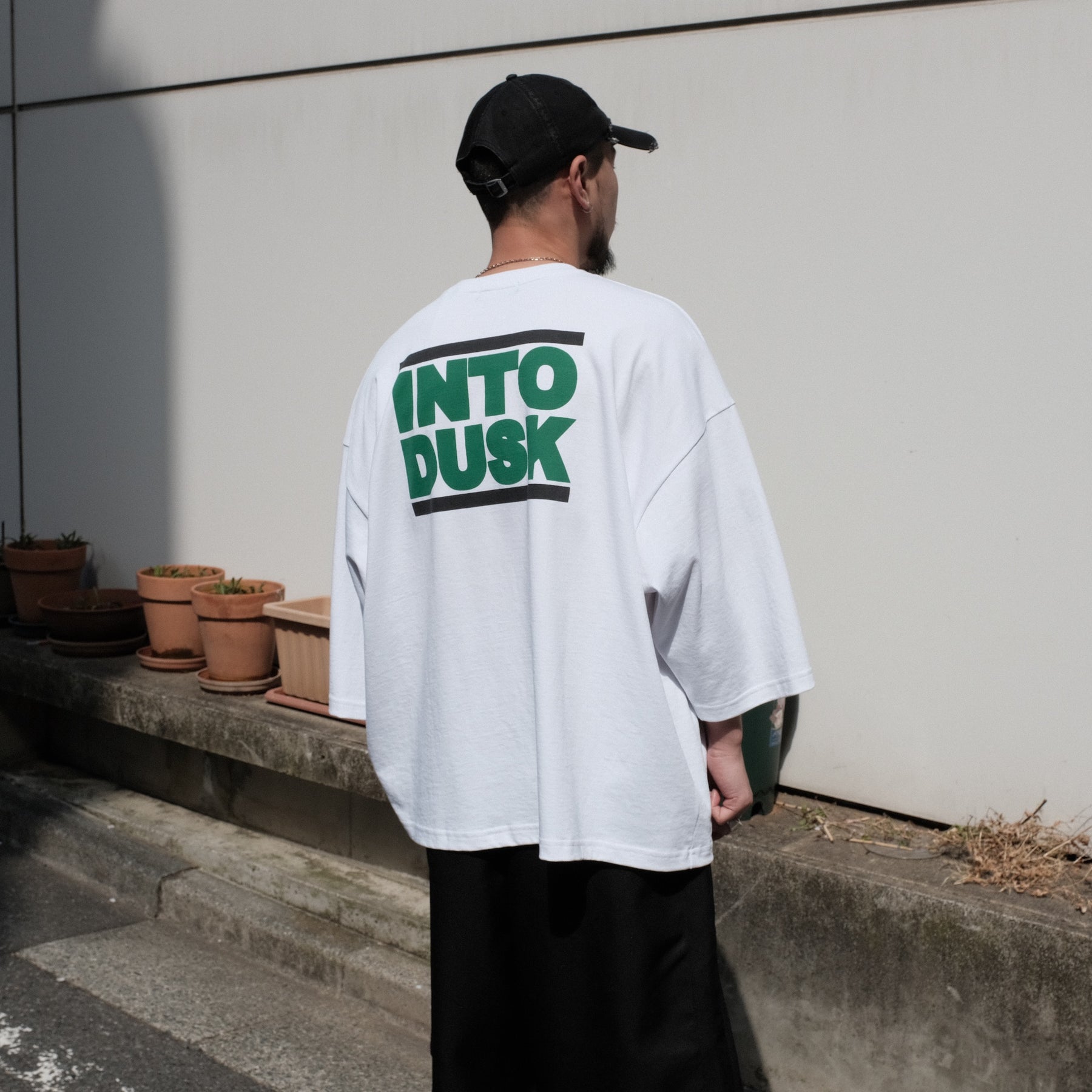INTODUSK / INTODUSK BOX LOGO T WHITE