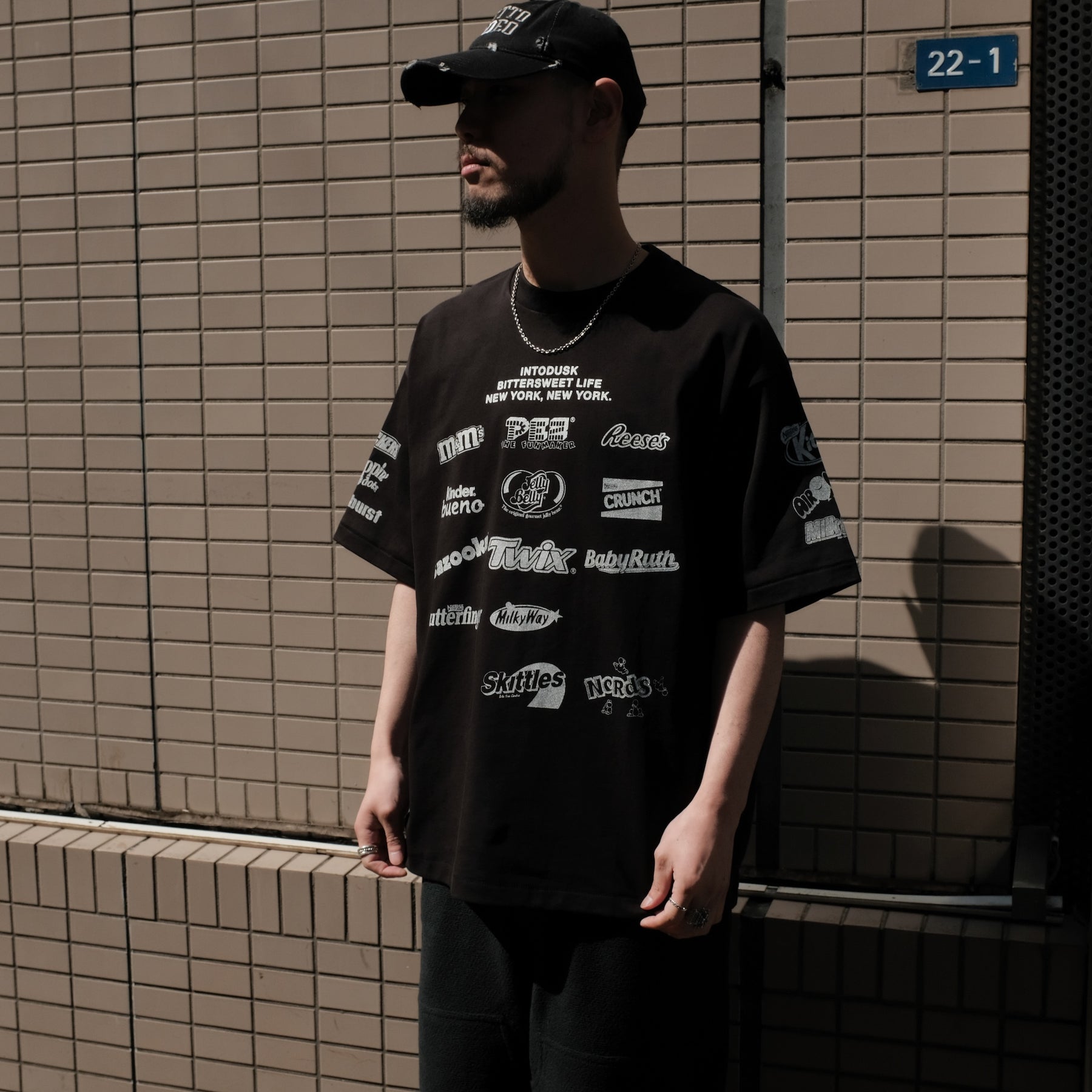 INTODUSK / CANDY LOGO SS T BLACK