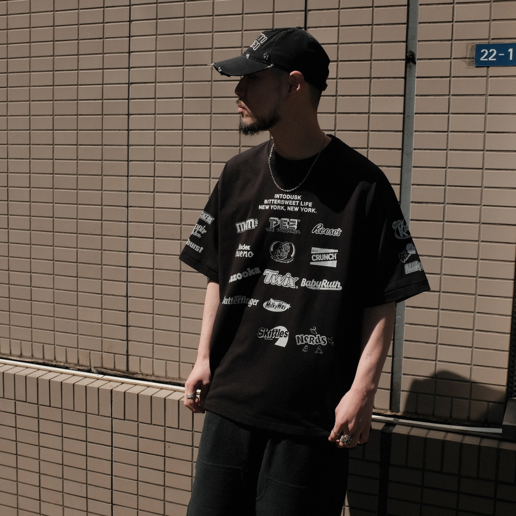 INTODUSK / CANDY LOGO SS T BLACK