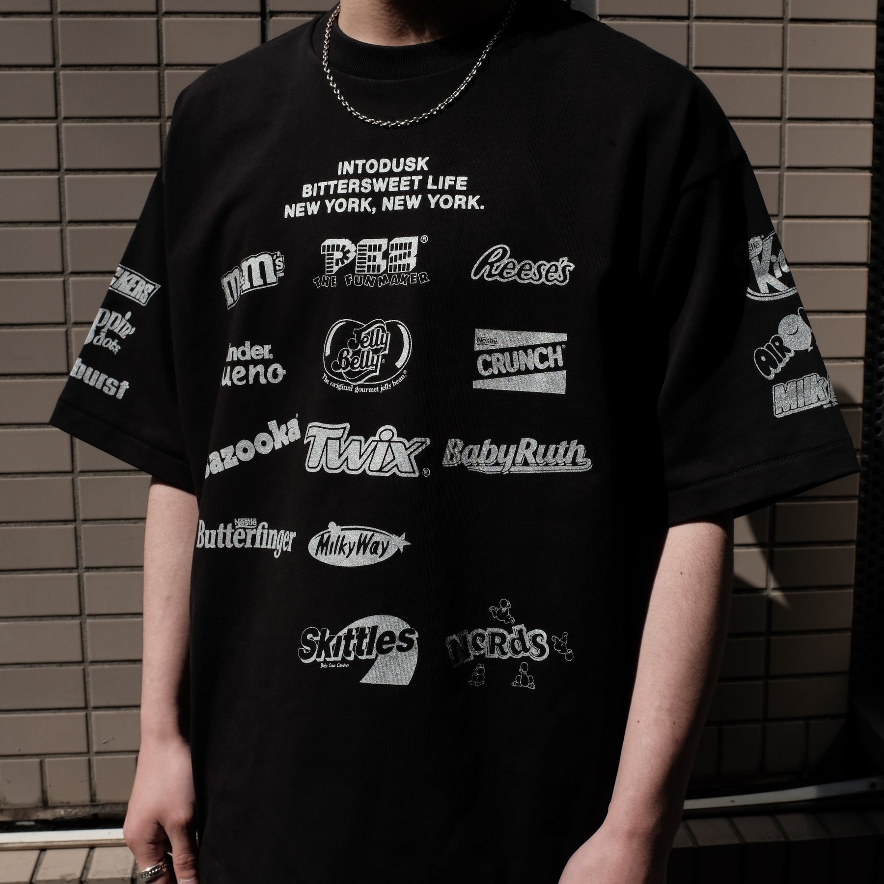 INTODUSK / CANDY LOGO SS T BLACK