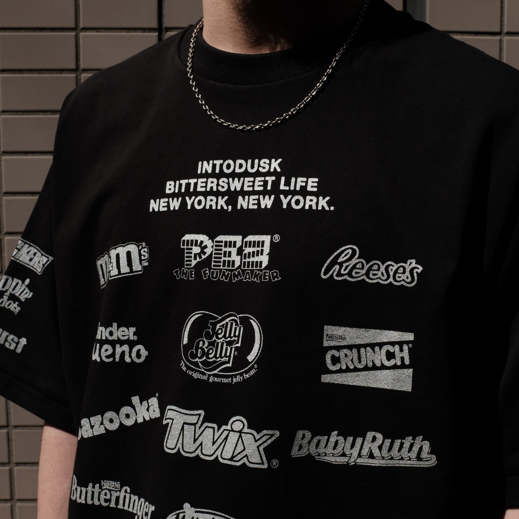 INTODUSK / CANDY LOGO SS T BLACK