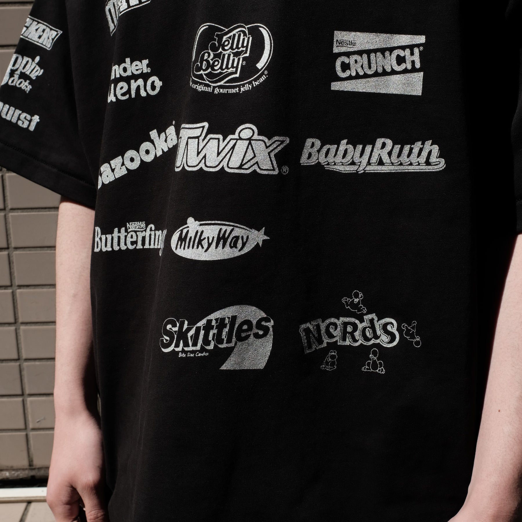 INTODUSK / CANDY LOGO SS T BLACK