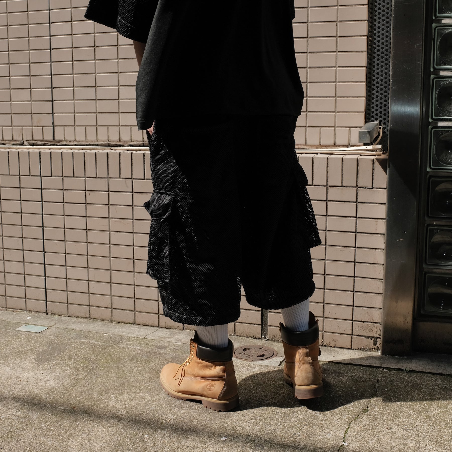 INTODUSK / MESH CARGO SHORTS BLACK