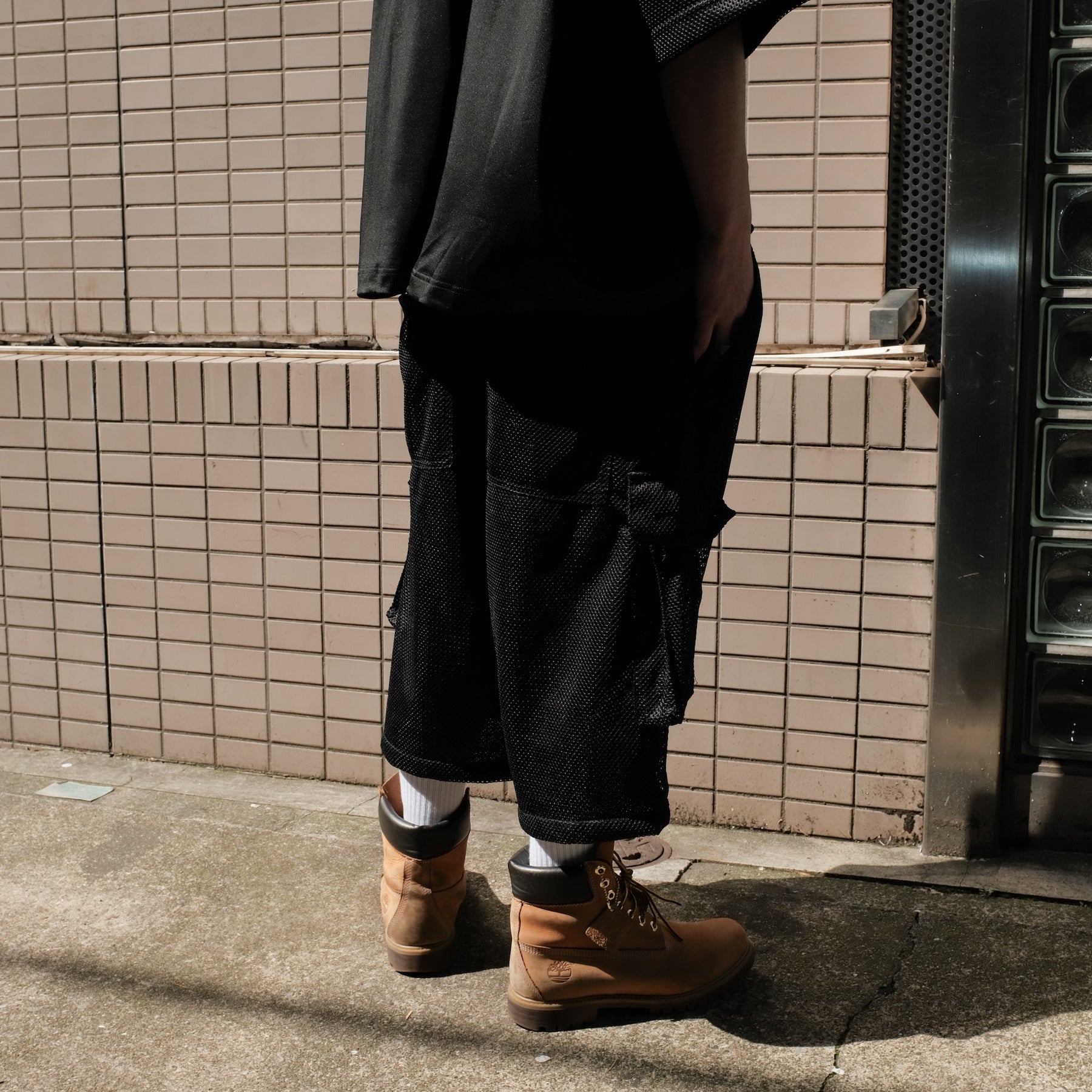 INTODUSK / MESH CARGO SHORTS BLACK