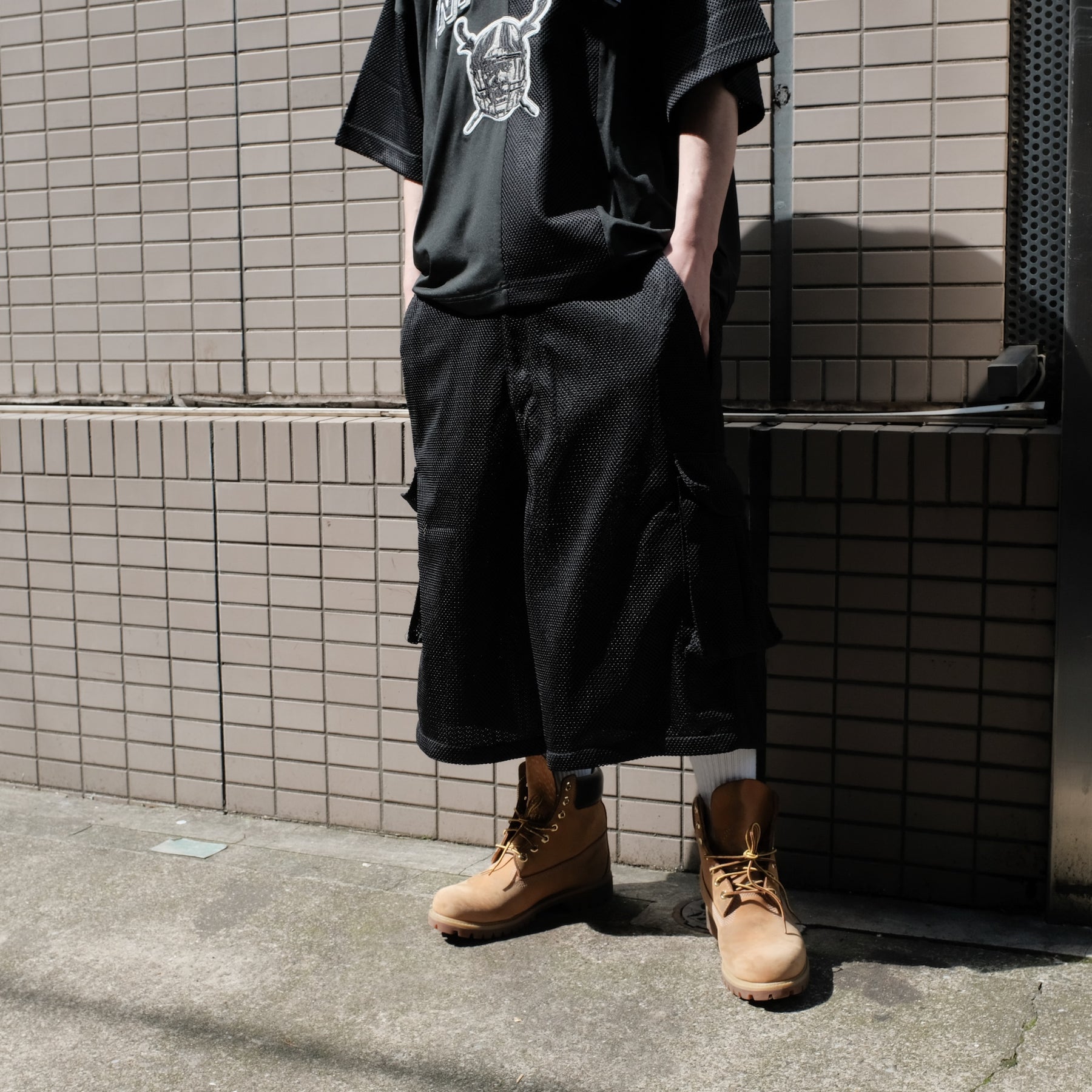 INTODUSK / MESH CARGO SHORTS BLACK