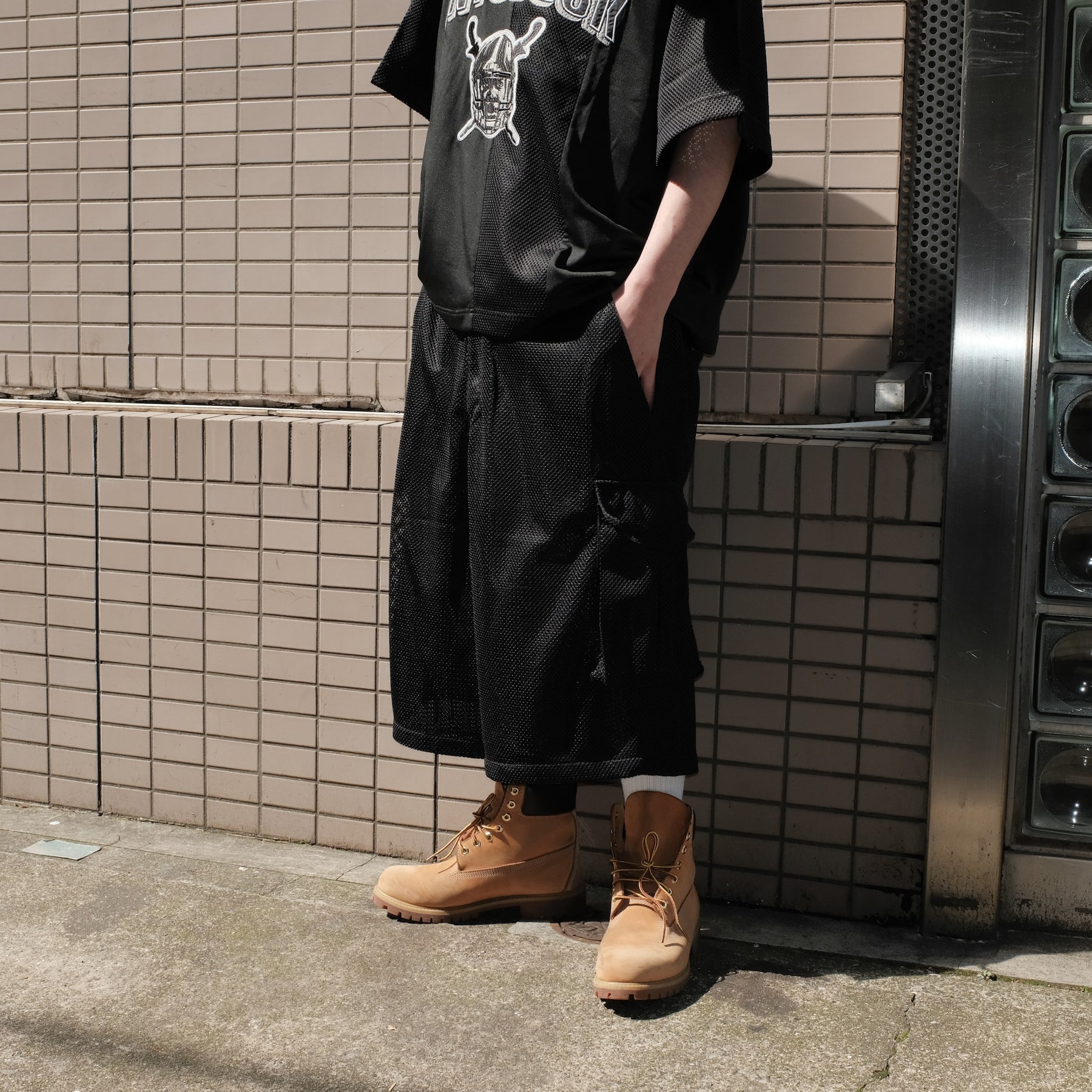 INTODUSK / MESH CARGO SHORTS BLACK