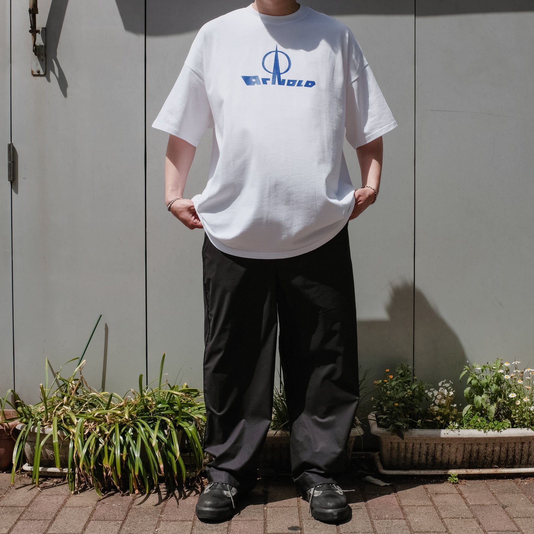 ARNOLD PARK STUDIOS / SHIPPING LOGO SS T WHITE