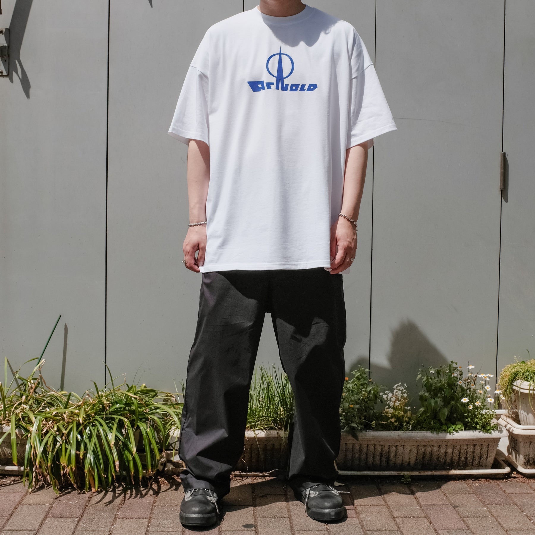 ARNOLD PARK STUDIOS / SHIPPING LOGO SS T WHITE
