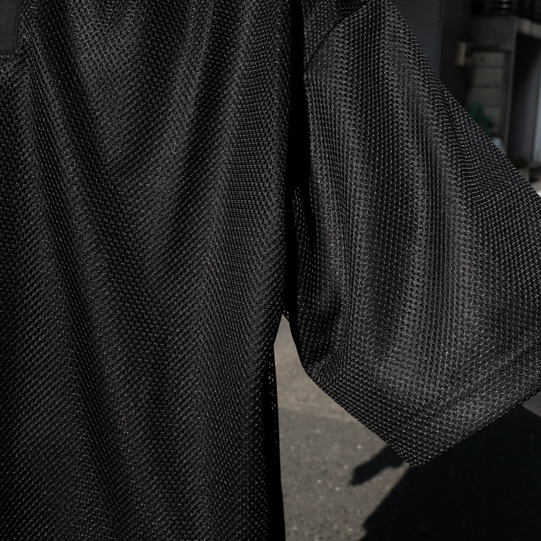 INTODUSK / MESH POLO BLACK