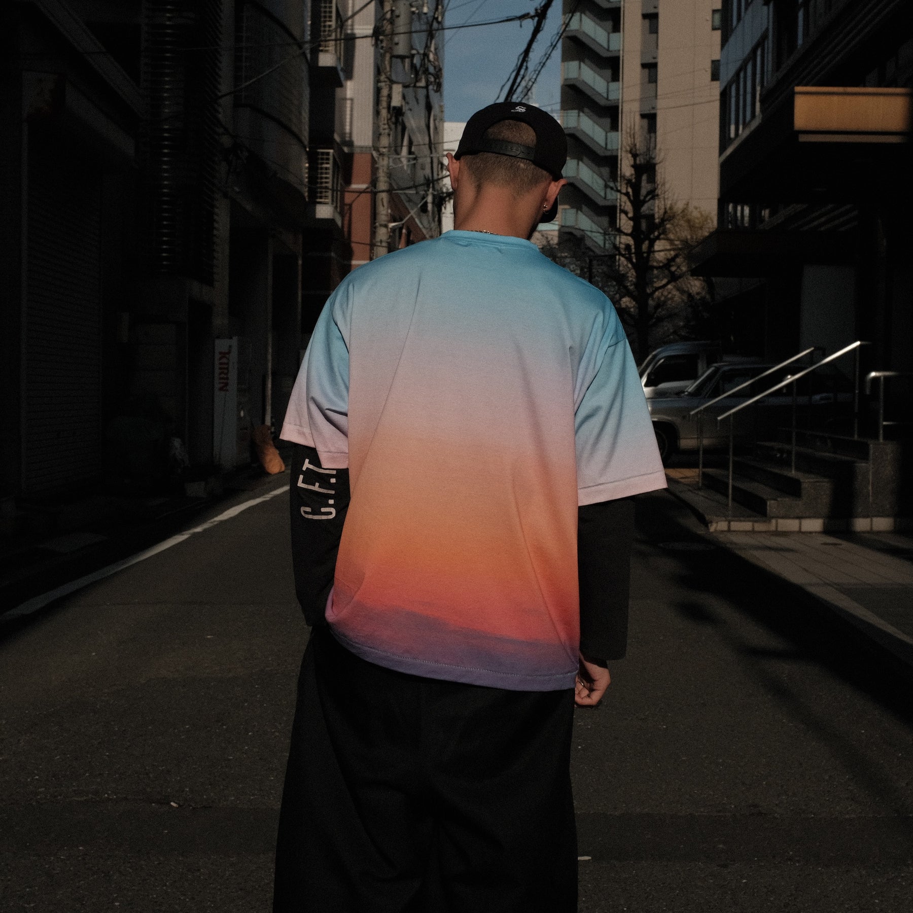 INTODUSK / DUSK GRADATION SS TEE BLUE GRADATION