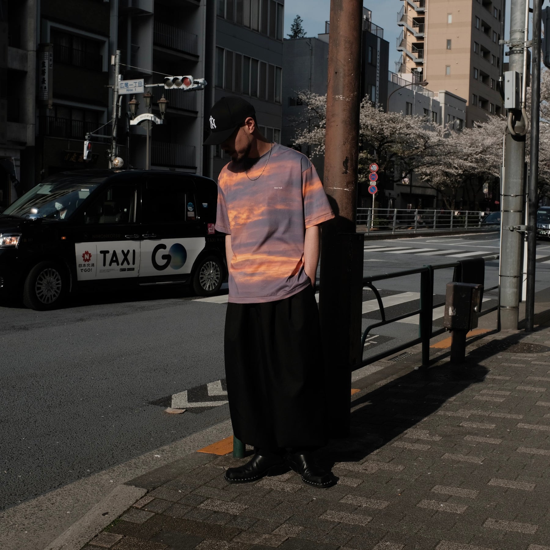 INTODUSK / DUSK SS T NAVY ORANGE