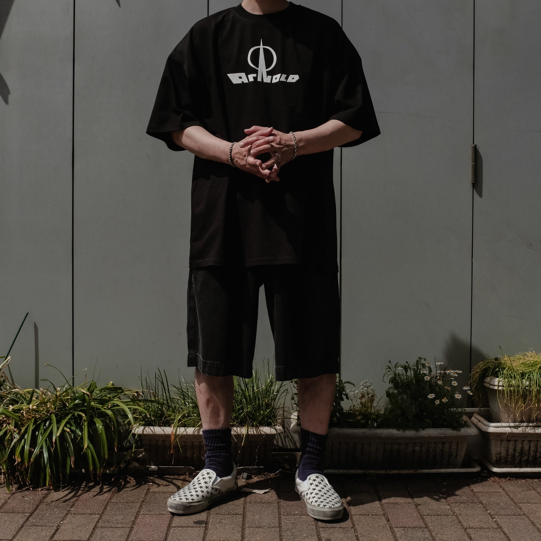 ARNOLD PARK STUDIOS / SHIPPING LOGO SS T BLACK