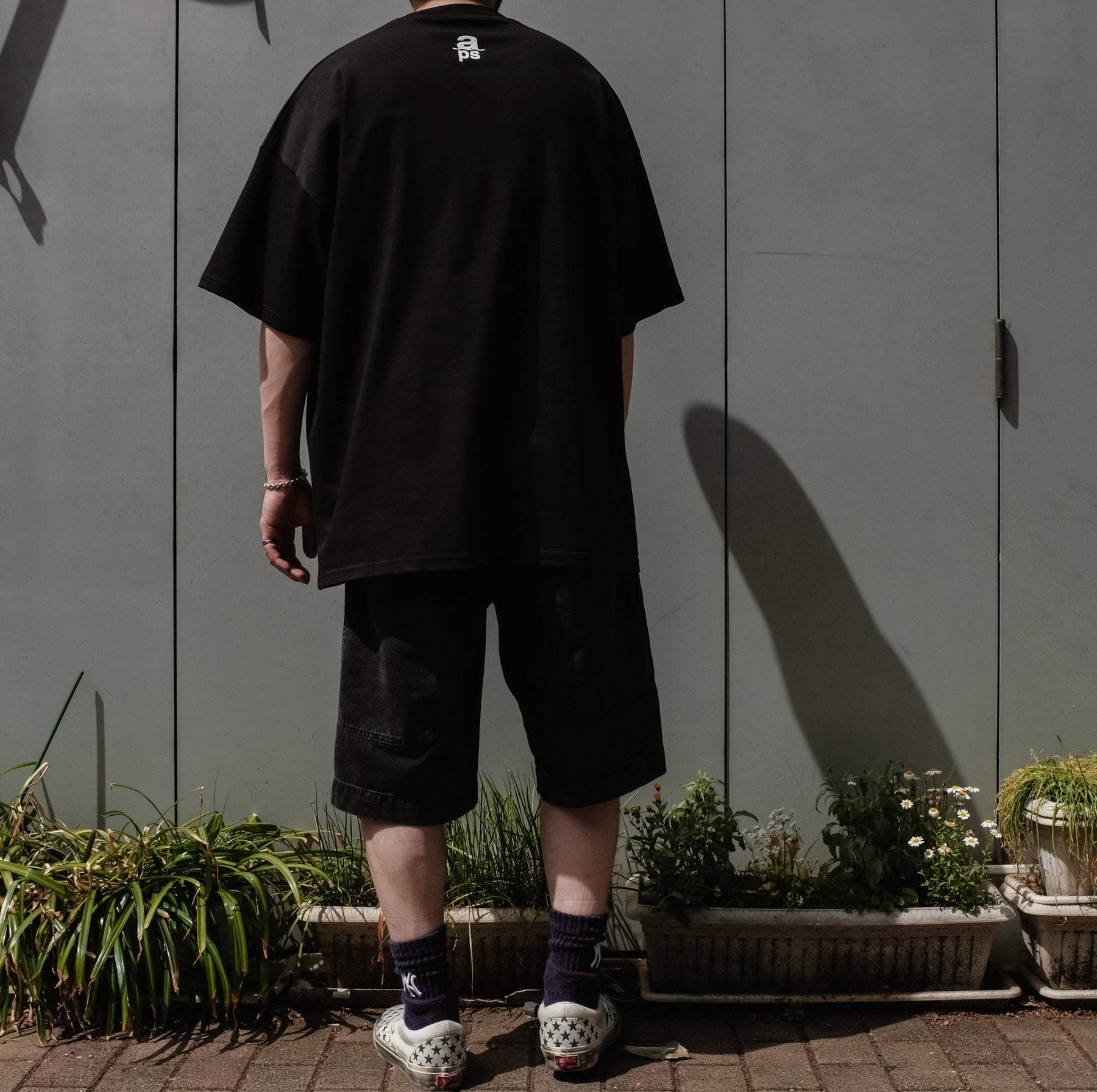 ARNOLD PARK STUDIOS / SHIPPING LOGO SS T BLACK