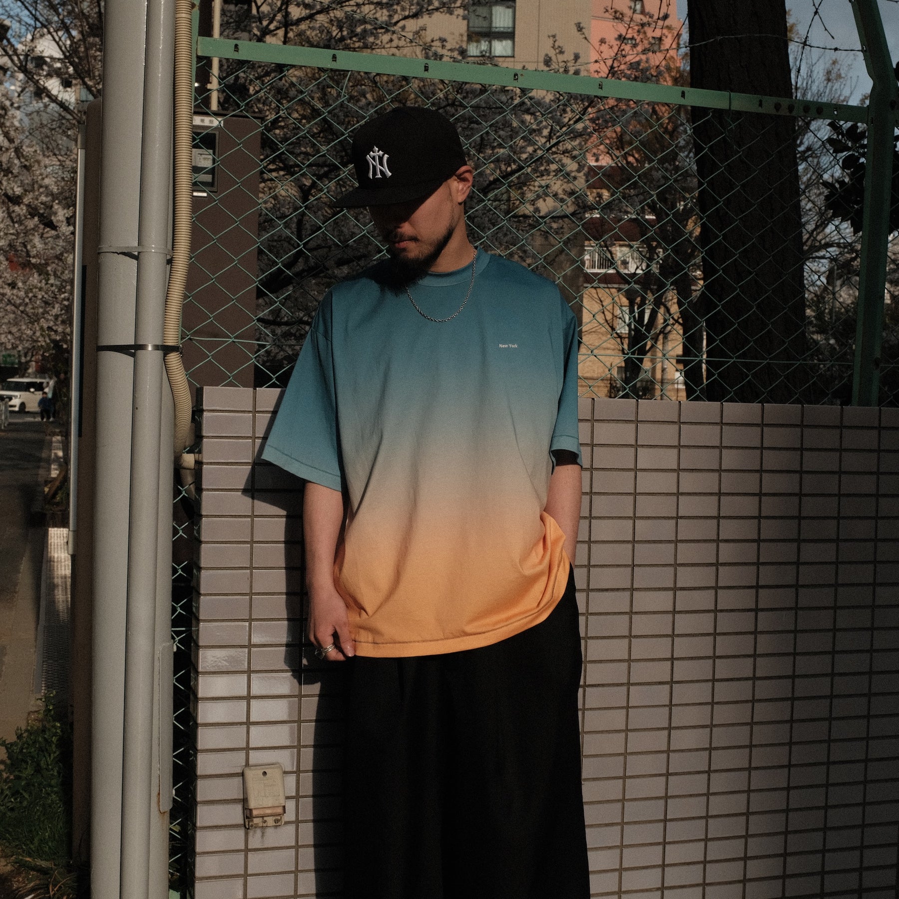 <span style="color: #f50b0b;">Last One</span> INTODUSK / DUSK GRADATION SS TEE NAVY GRADATION