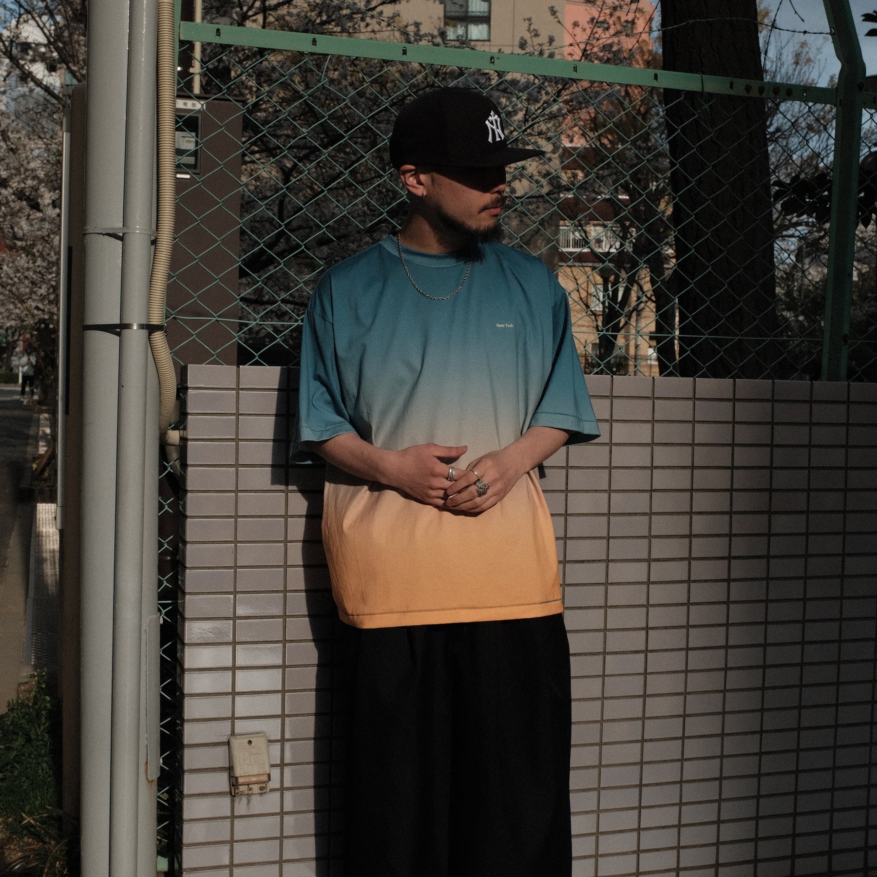 INTODUSK / DUSK GRADATION SS TEE NAVY GRADATION