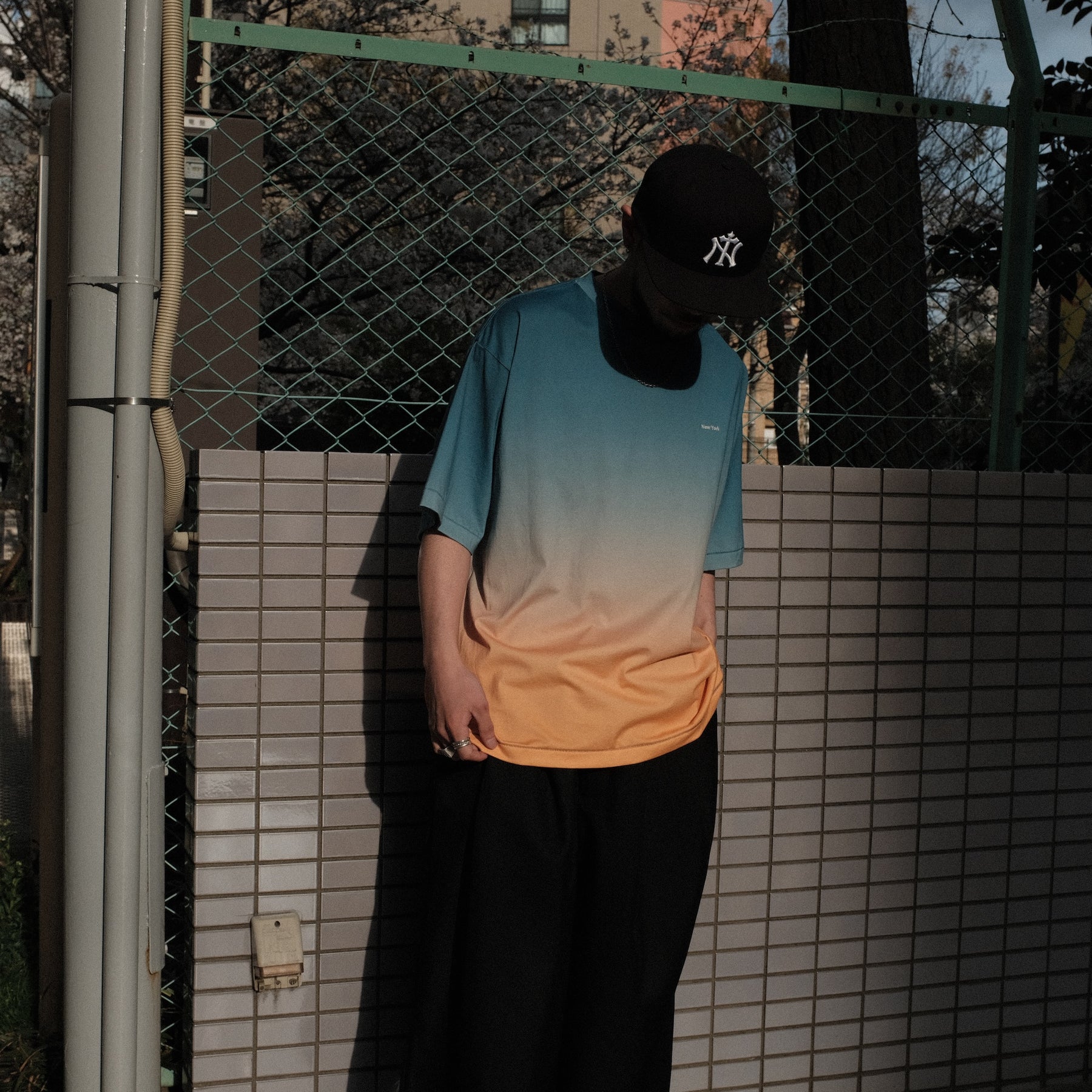 INTODUSK / DUSK GRADATION SS TEE NAVY GRADATION