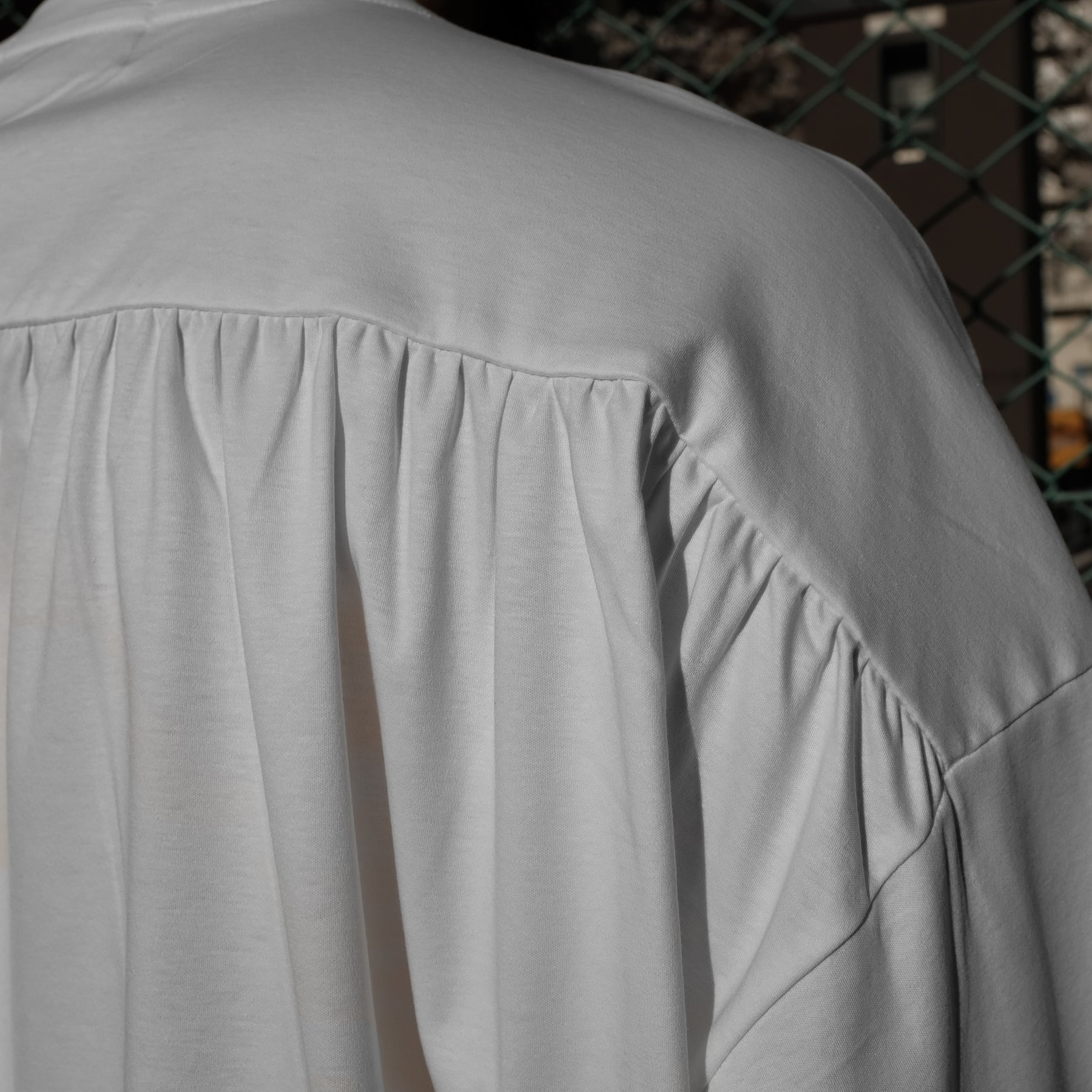 INTODUSK / SWELL OVER SS TEE WHITE
