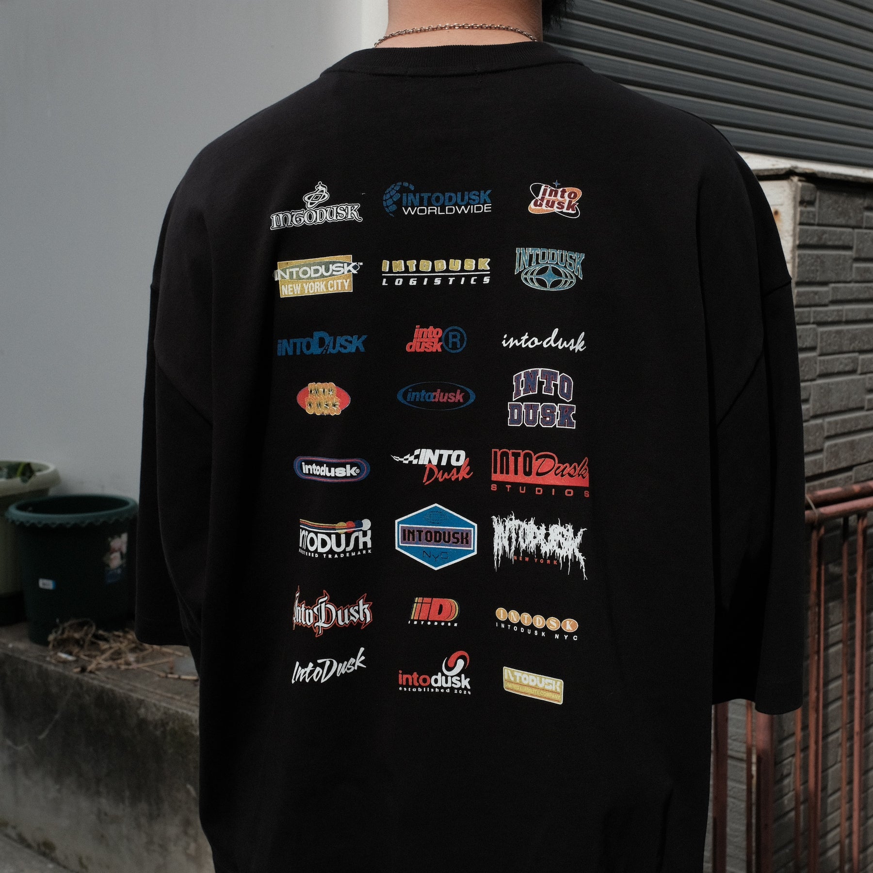 INTODUSK / INTODUSK MULTI LOGO T BLACK