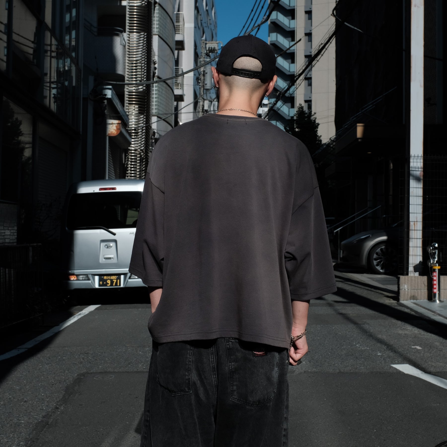 <span style="color: #f50b0b;">Last One</span> INTODUSK / OVERSIZED SS POCEKT T DARK NAVY