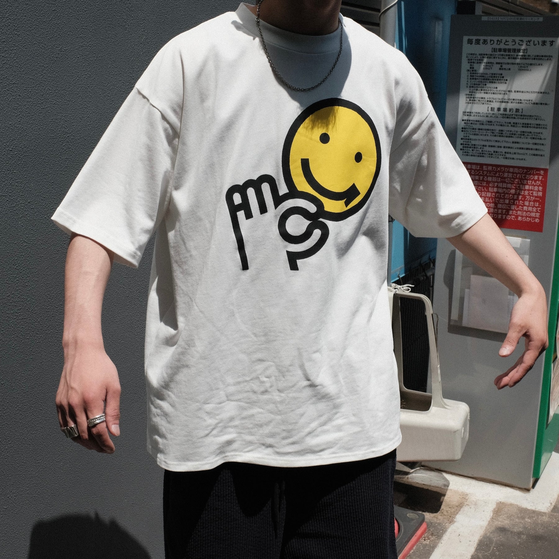 <span style="color: #f50b0b;">Last One</span> Acy / SMILEy TEE WHITE