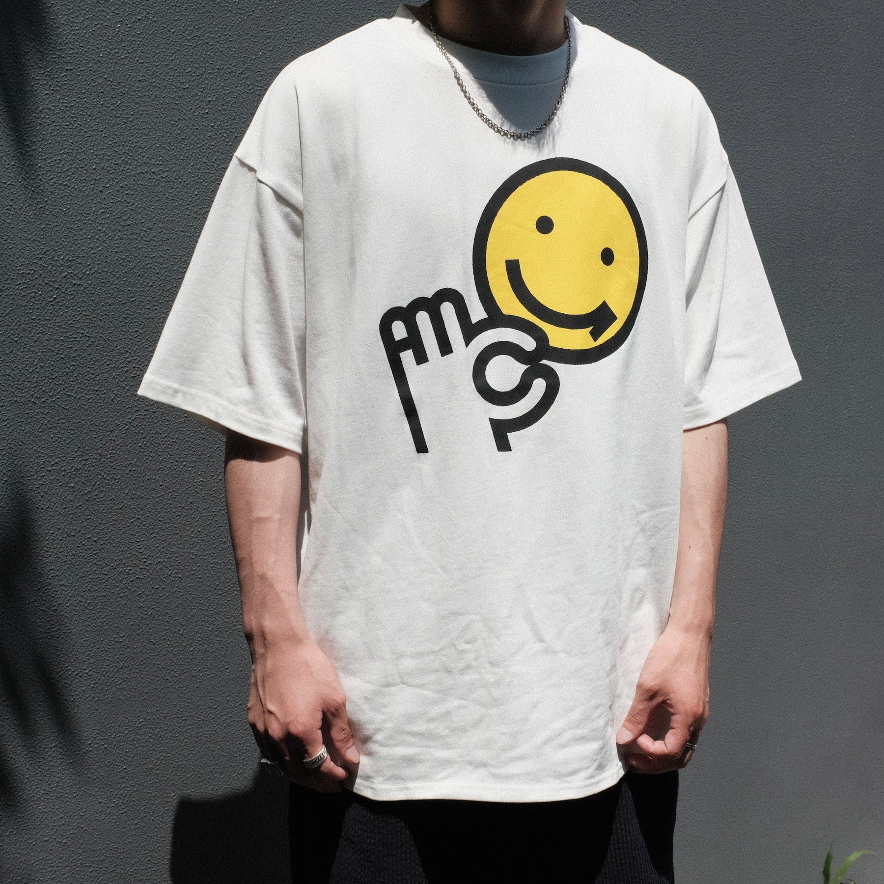 <span style="color: #f50b0b;">Last One</span> Acy / SMILEy TEE WHITE