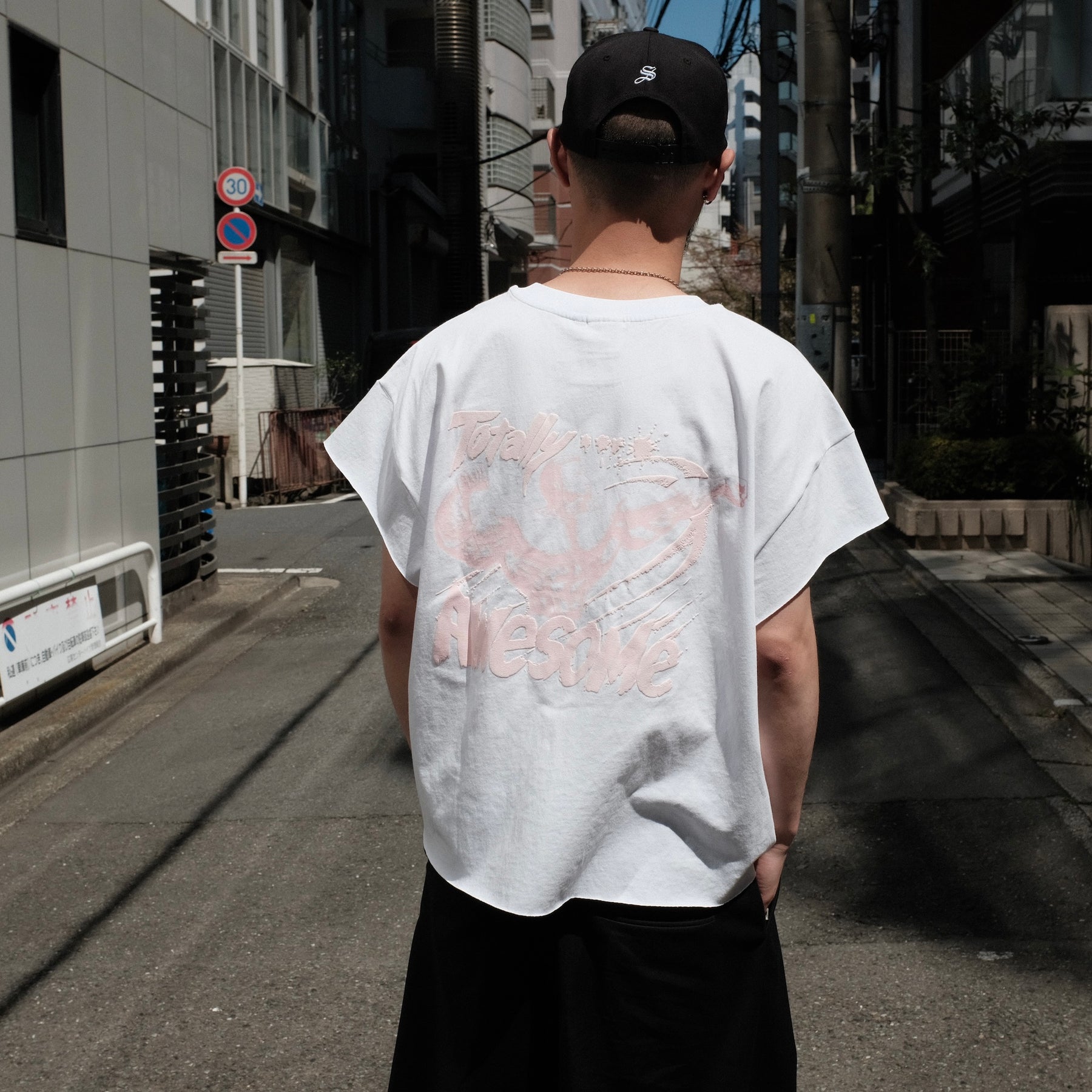 Y,IWO / “Totally Awesome” Cap Sleeve WHITE