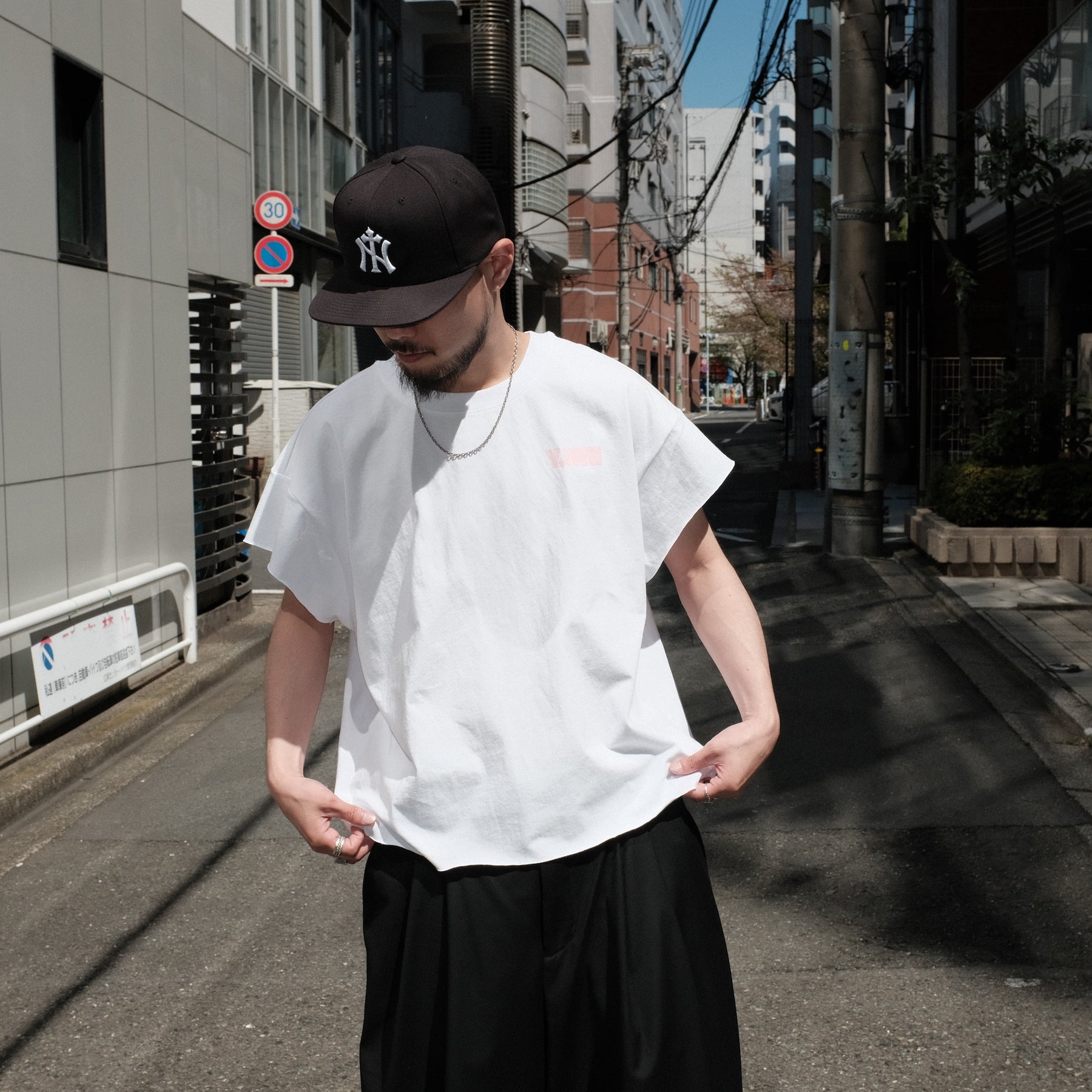Y,IWO / “Totally Awesome” Cap Sleeve WHITE