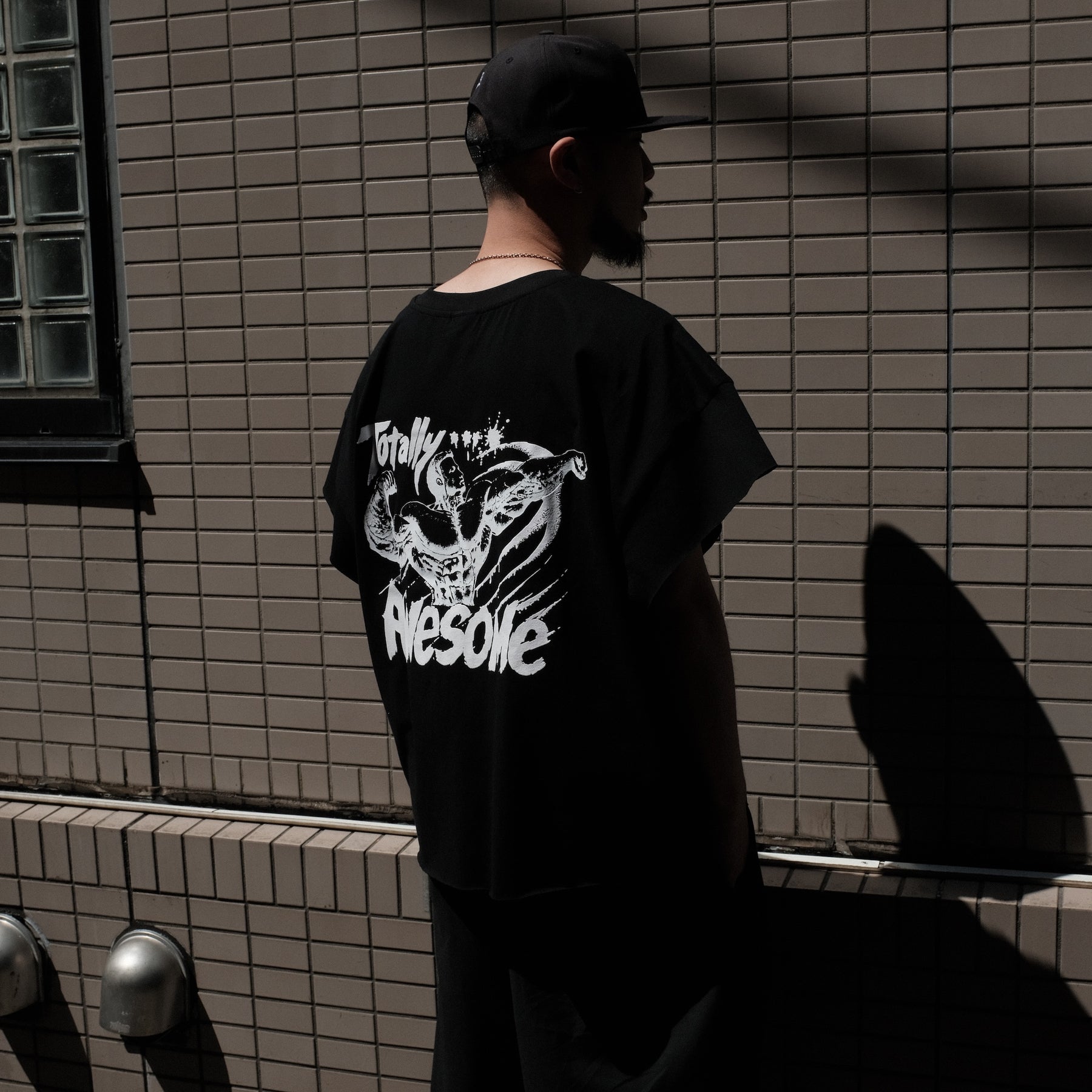Y,IWO / “Totally Awesome” Cap Sleeve BLACK