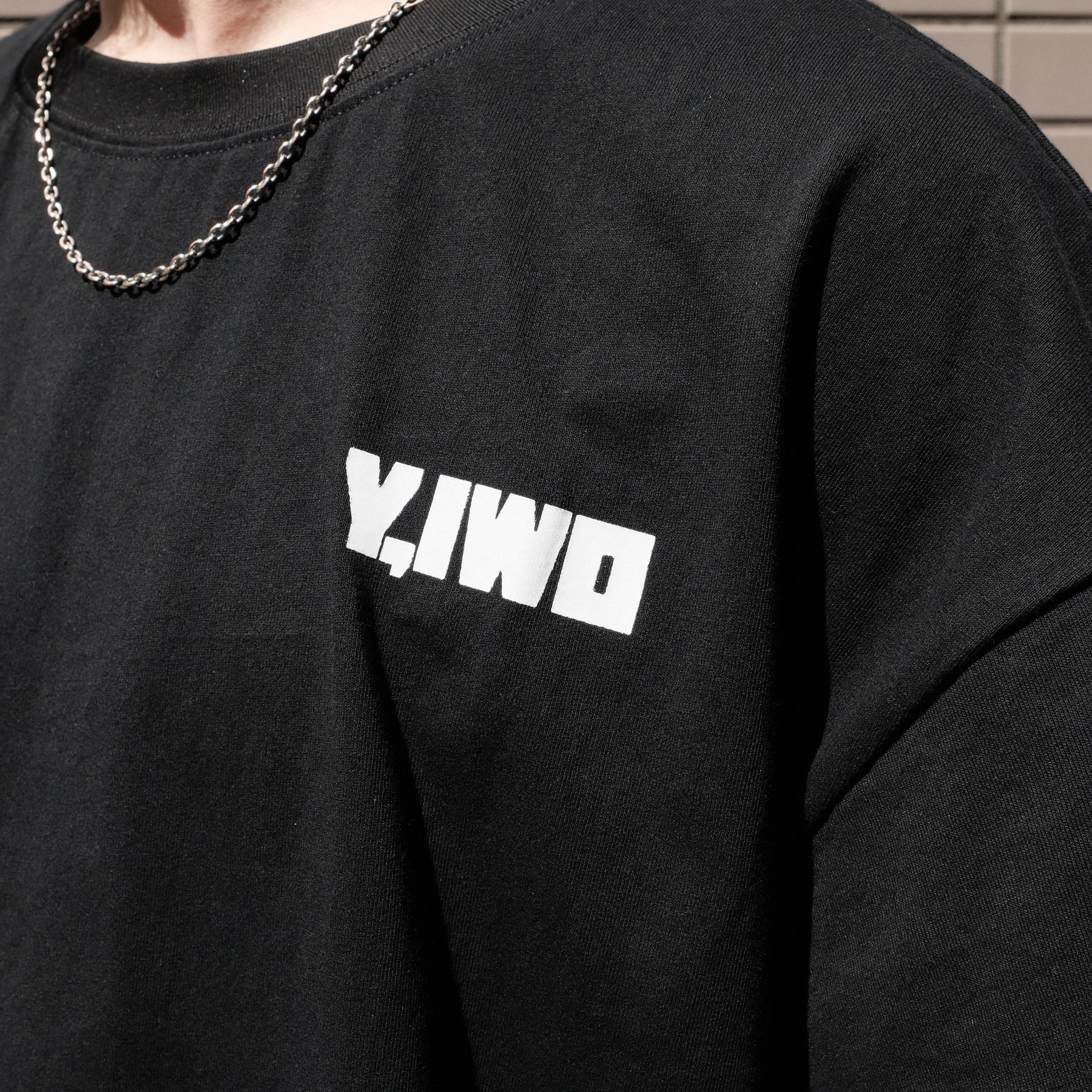 Y,IWO / “Totally Awesome” Cap Sleeve BLACK