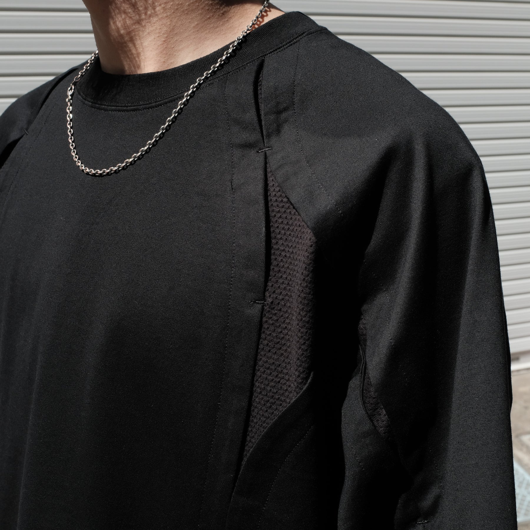 ROTOL / CROSS MESH TEE BLACK