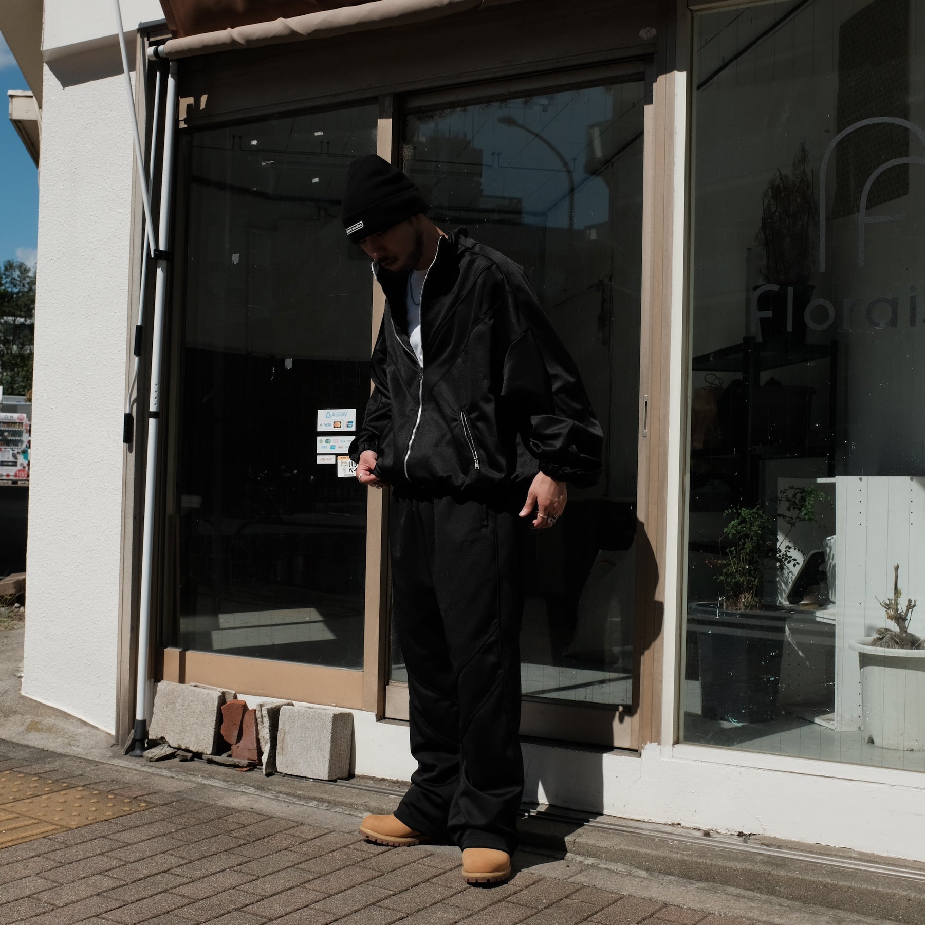 <span style="color: #f50b0b;">Last One</span>
INTODUSK / TRACK PANTS BLACK
