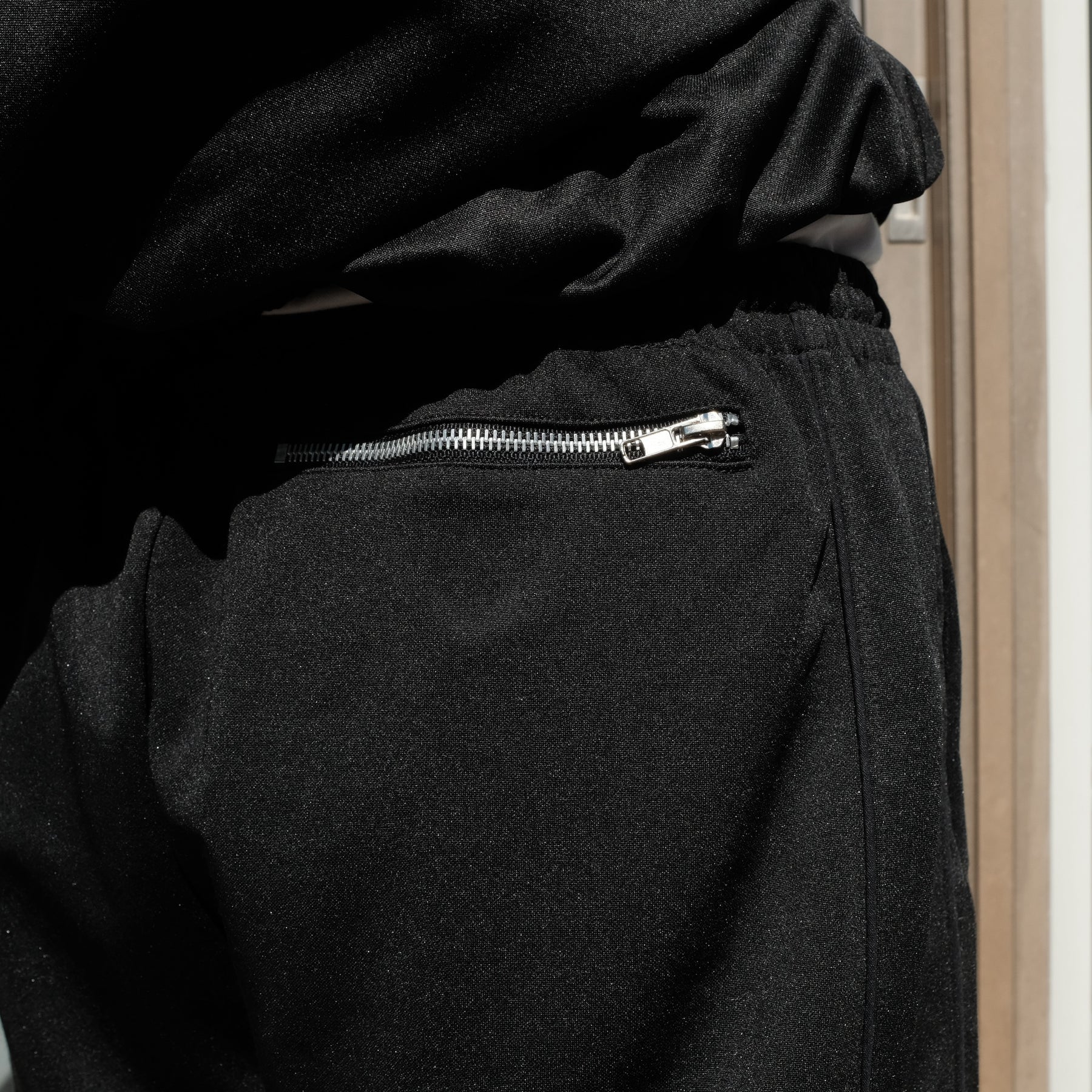 <span style="color: #f50b0b;">Last One</span>
INTODUSK / TRACK PANTS BLACK
