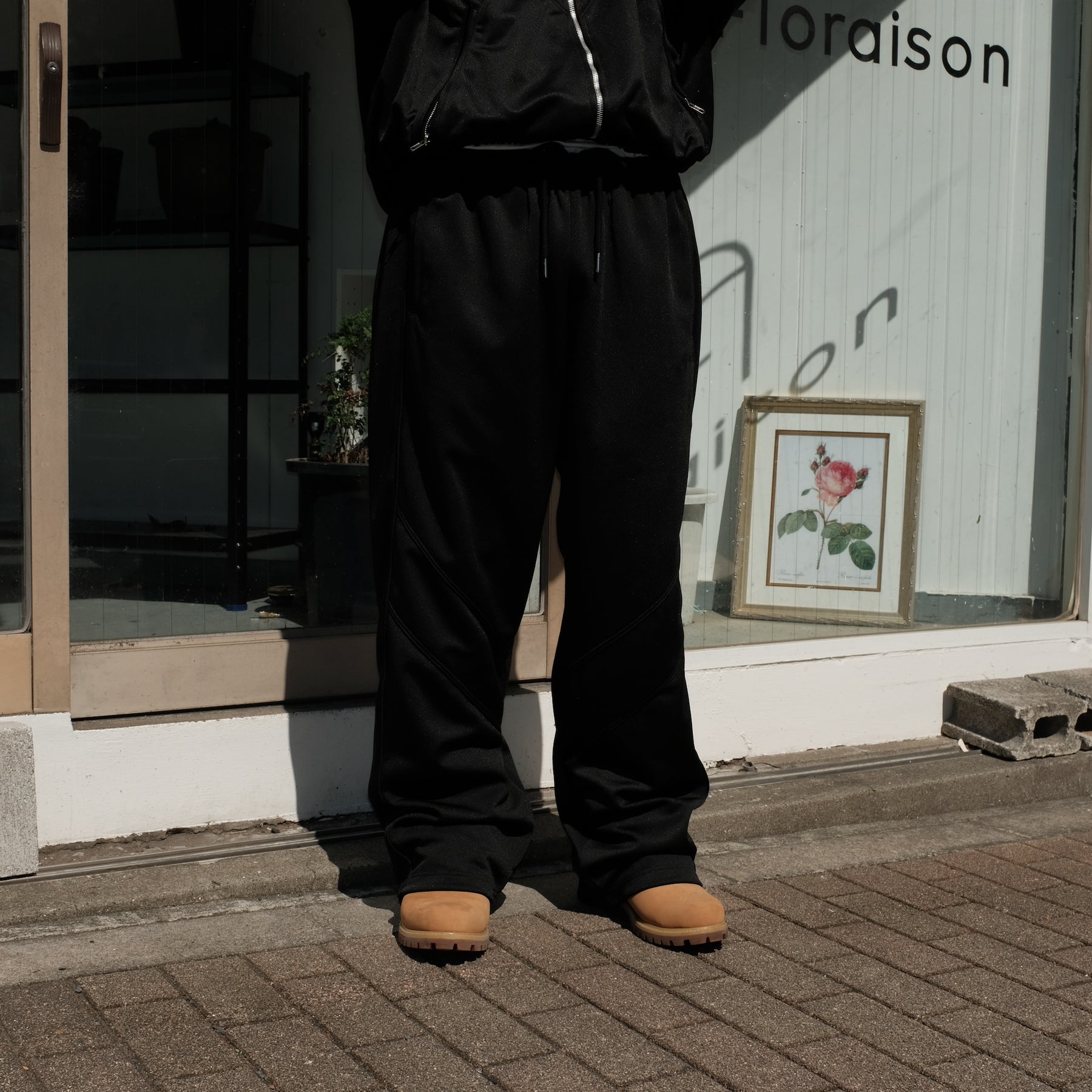 <span style="color: #f50b0b;">Last One</span>
INTODUSK / TRACK PANTS BLACK