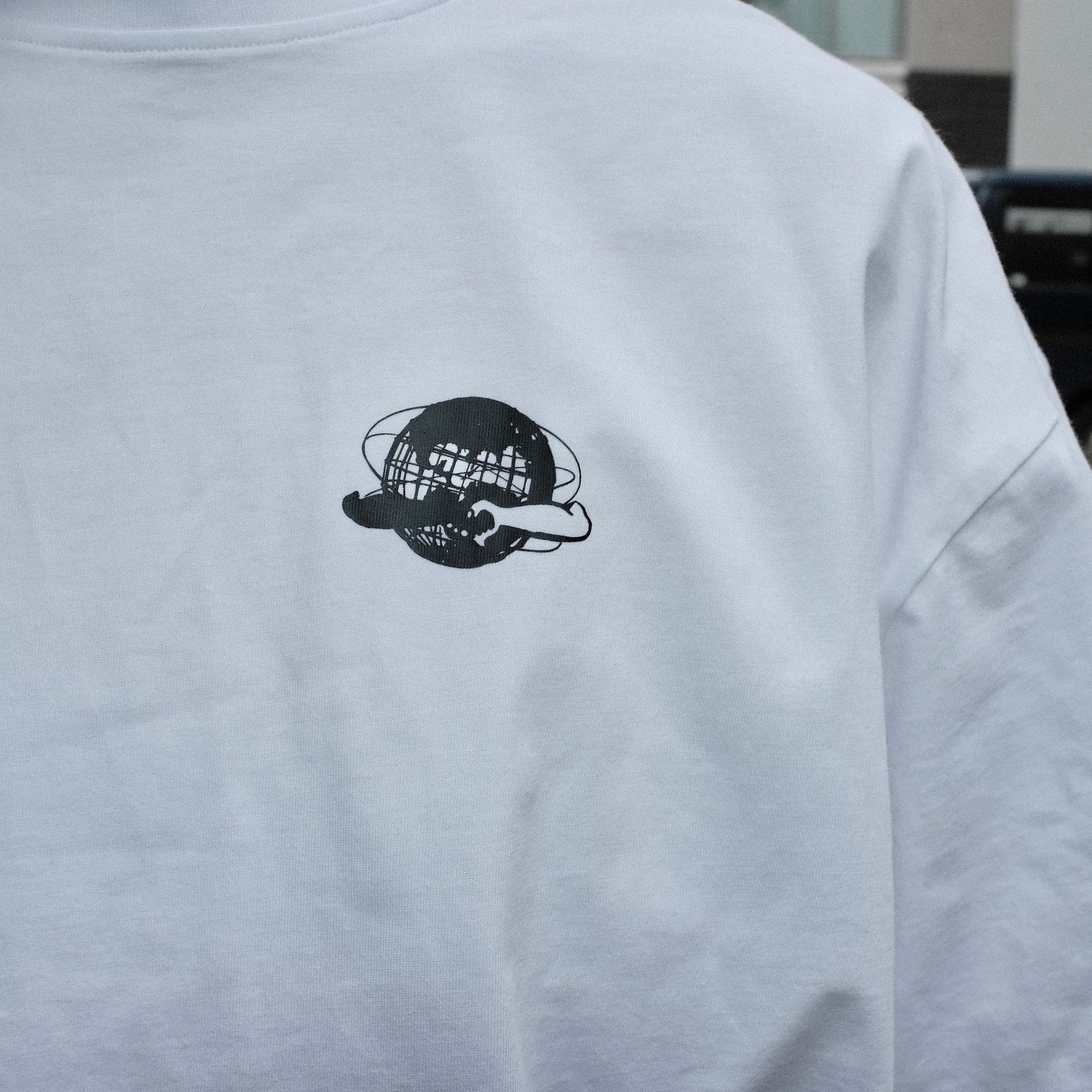 <span style="color: #f50b0b;">Last One</span> Grand Collection / GRAND X THE BUNT: UNISPHERE TEE WHITE
