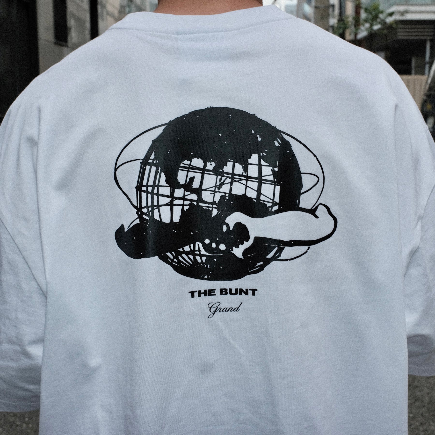 <span style="color: #f50b0b;">Last One</span> Grand Collection / GRAND X THE BUNT: UNISPHERE TEE WHITE