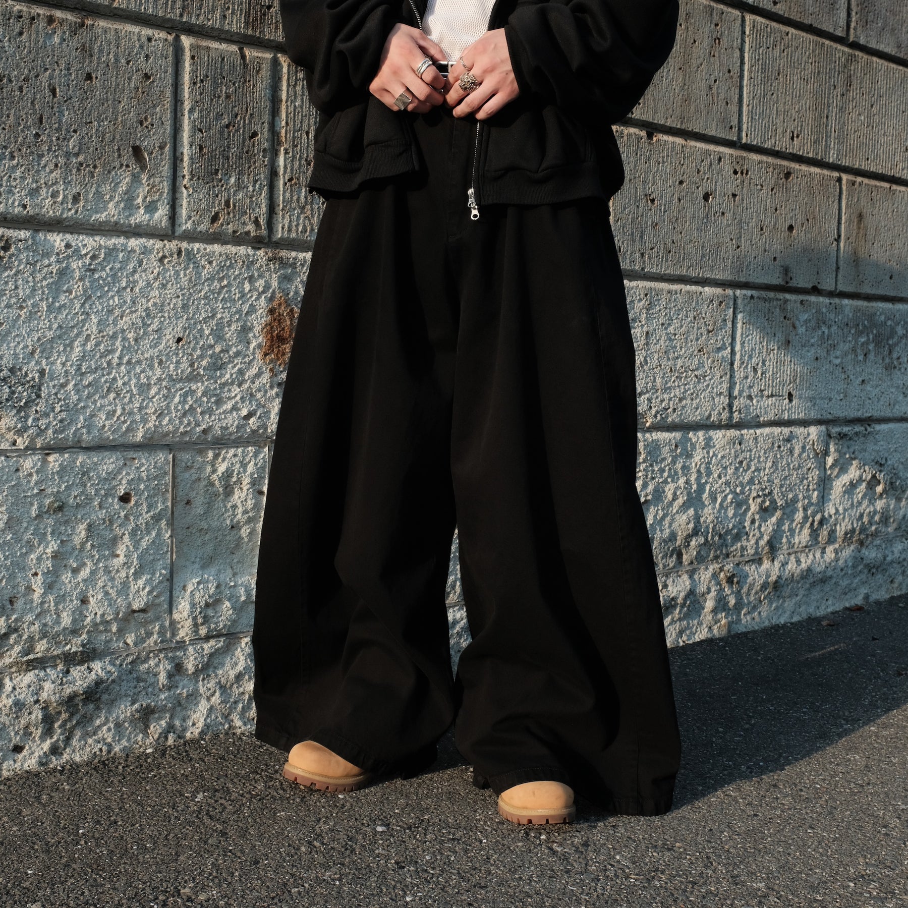<span style="color: #f50b0b;">Last One</span> INTODUSK / CLOAK DENIM TROUSERS SOLID BLACK